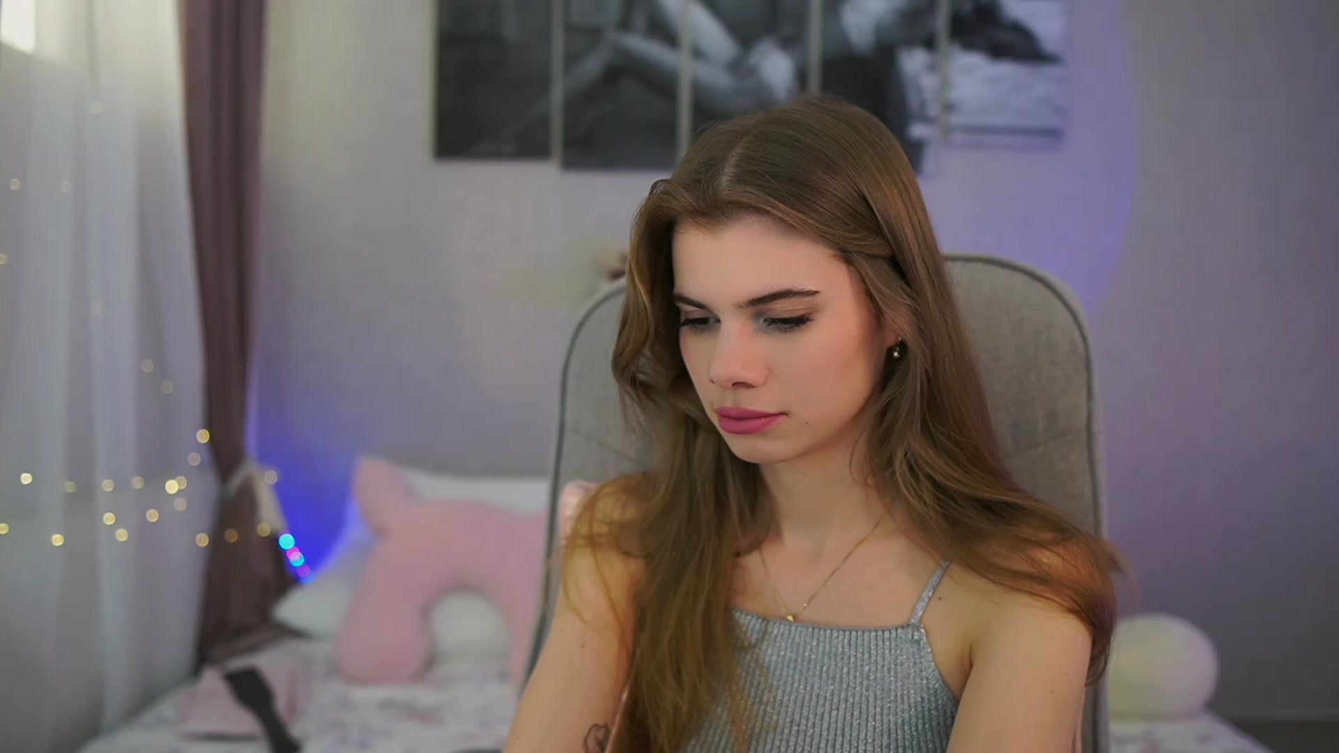 Gallery image thumbnail from RileyReid_18's myfreecams stream on, 02/23/2024, 15:15 image 8 of 20