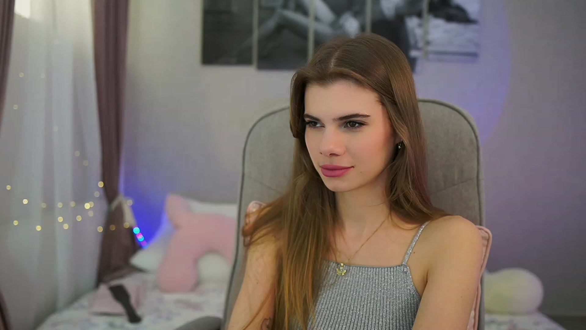 Gallery image thumbnail from RileyReid_18's myfreecams stream on, 02/23/2024, 16:04 image 13 of 20