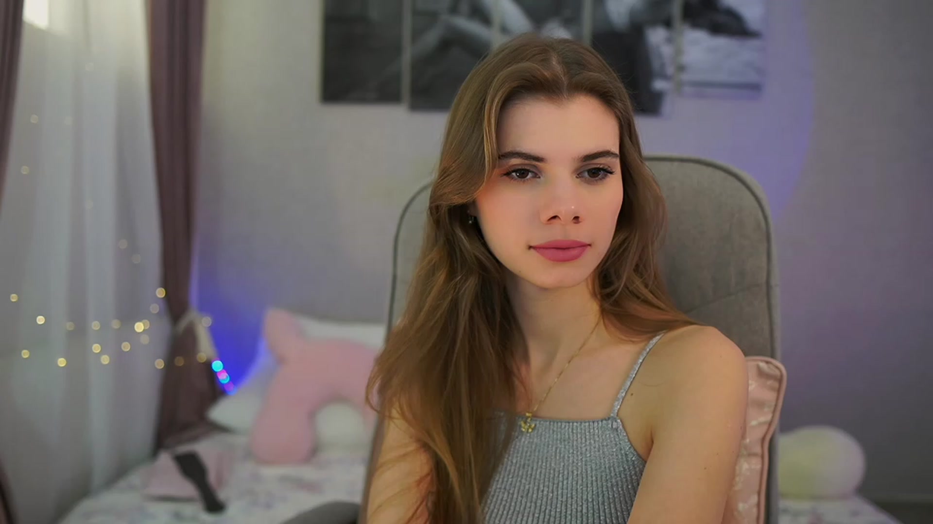 Gallery image thumbnail from RileyReid_18's myfreecams stream on, 02/23/2024, 16:04 image 9 of 20