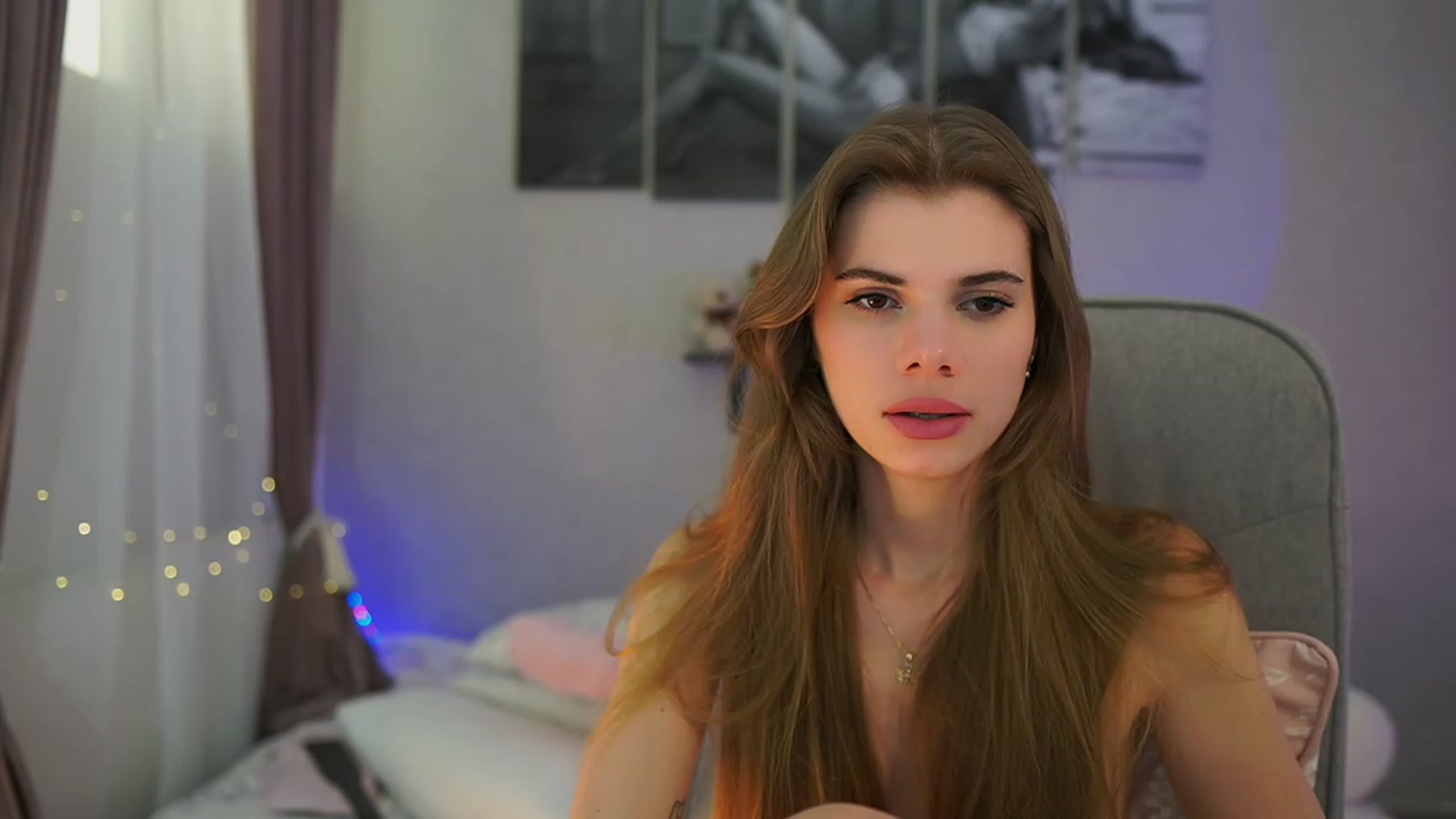 Gallery image thumbnail from RileyReid_18's myfreecams stream on, 02/23/2024, 18:29 image 5 of 20