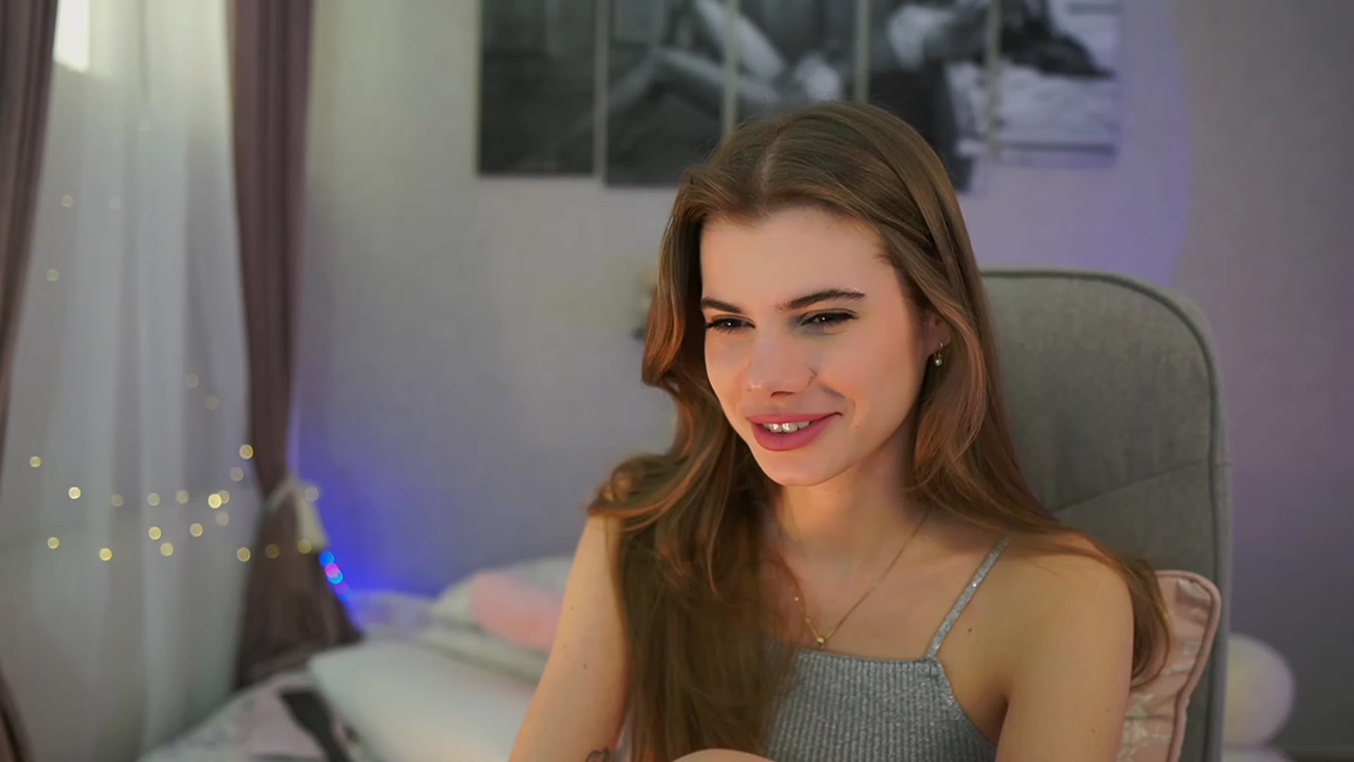 Gallery image thumbnail from RileyReid_18's myfreecams stream on, 02/23/2024, 18:29 image 7 of 20