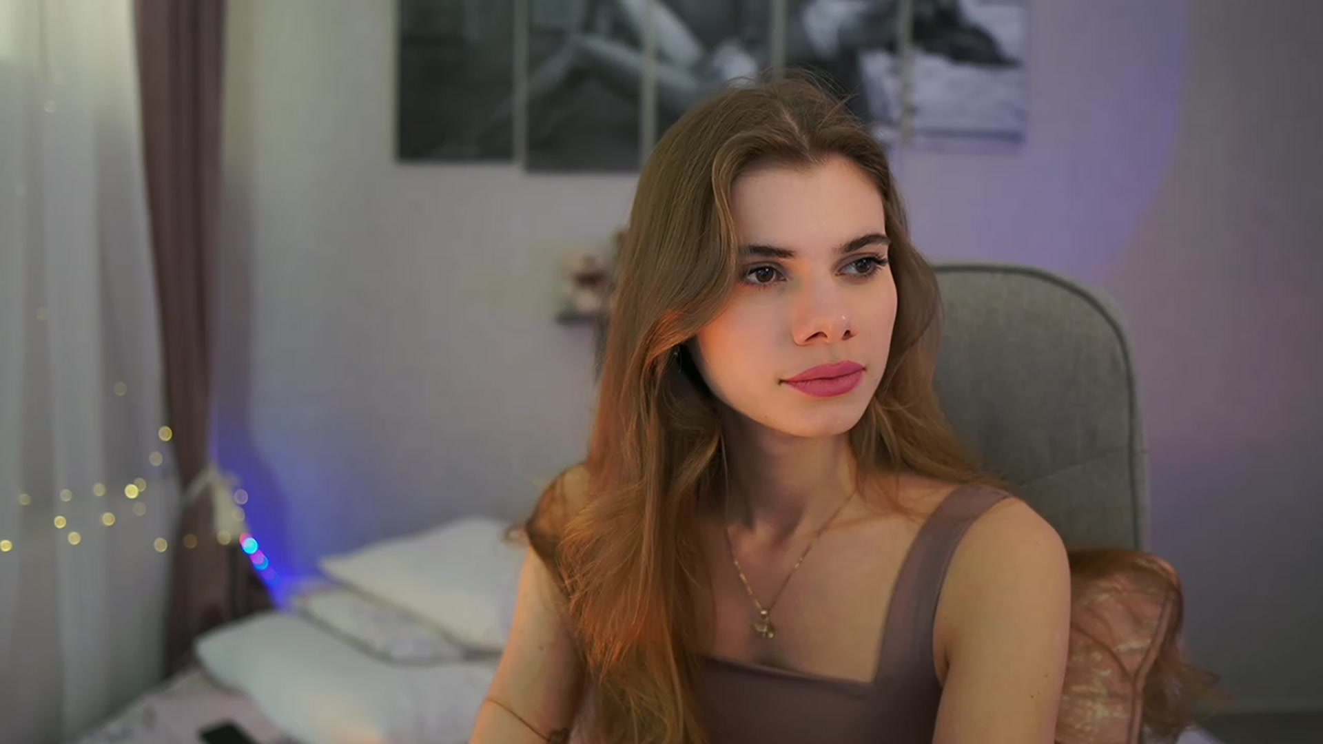 Gallery image thumbnail from RileyReid_18's myfreecams stream on, 02/25/2024, 20:44 image 16 of 20