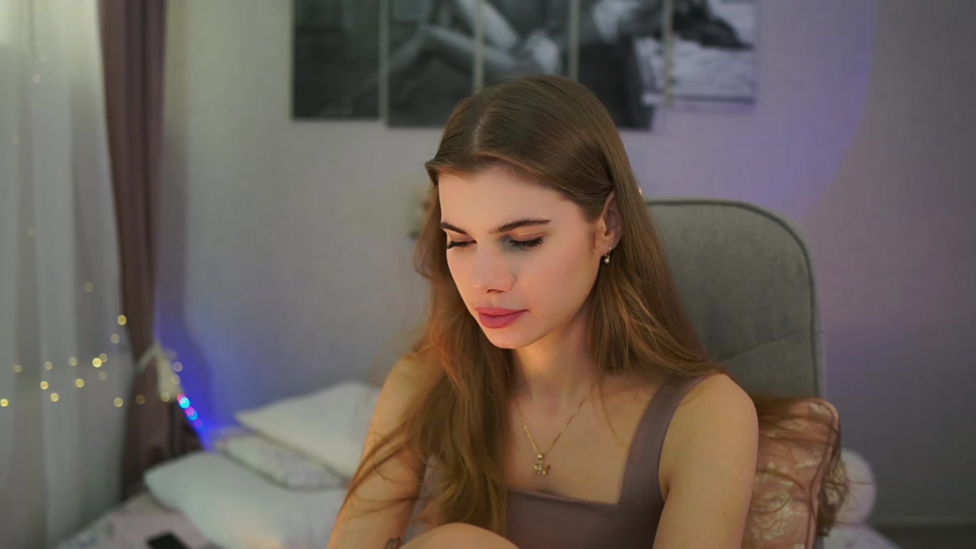 Gallery image thumbnail from RileyReid_18's myfreecams stream on, 02/25/2024, 20:44 image 19 of 20