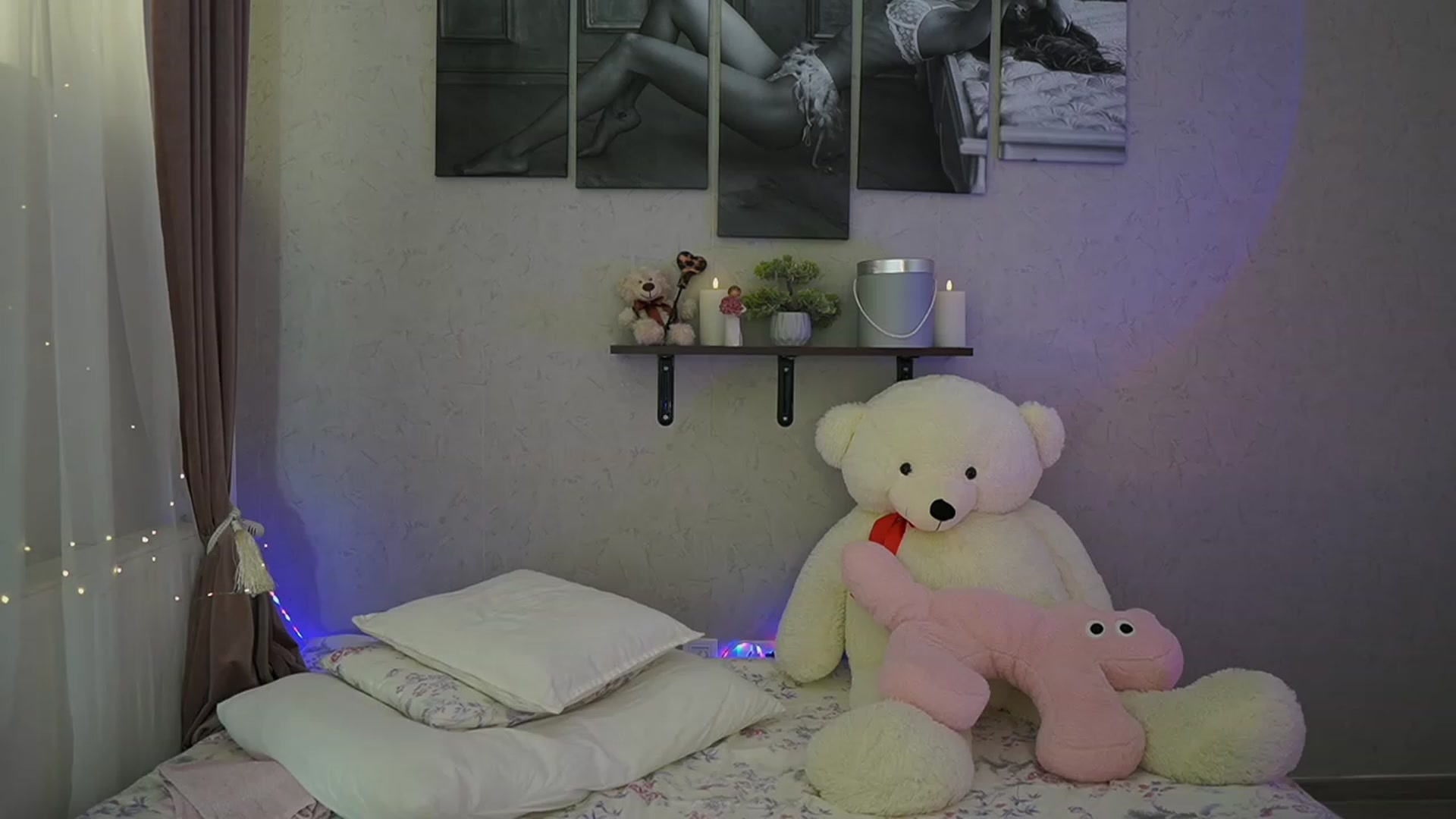 Gallery image thumbnail from RileyReid_18's myfreecams stream on, 02/25/2024, 20:44 image 3 of 20