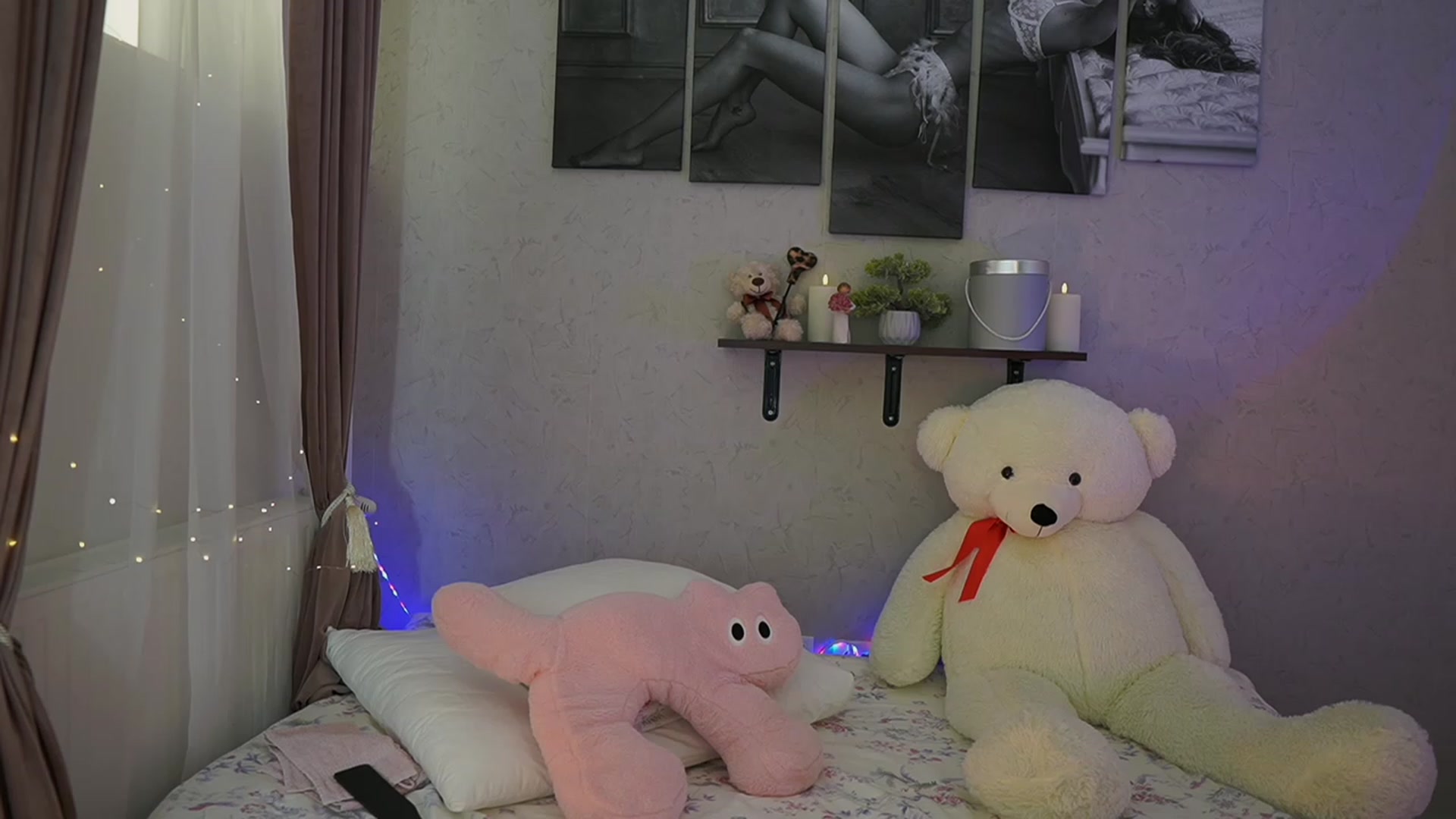 Gallery image thumbnail from RileyReid_18's myfreecams stream on, 02/25/2024, 22:24 image 10 of 20
