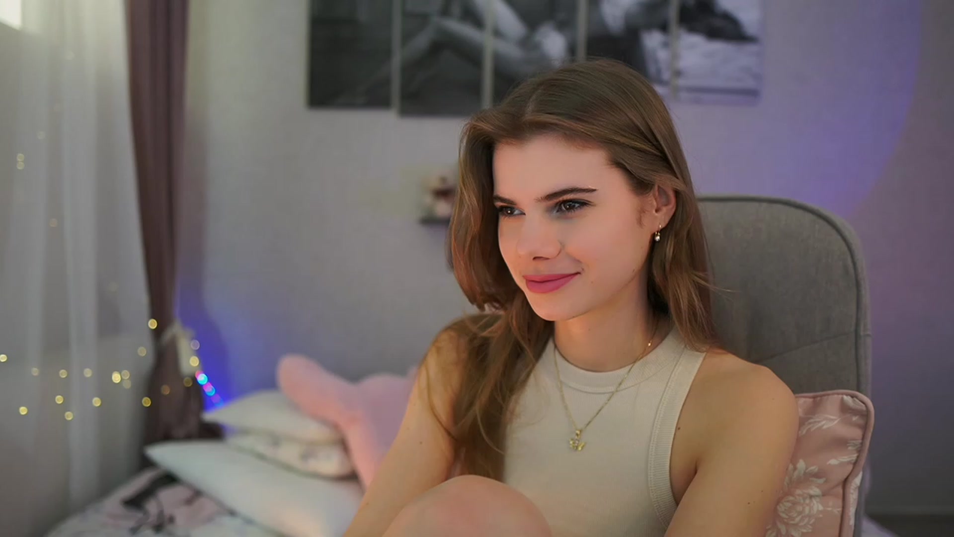 Gallery image thumbnail from RileyReid_18's myfreecams stream on, 02/27/2024, 14:51 image 14 of 20