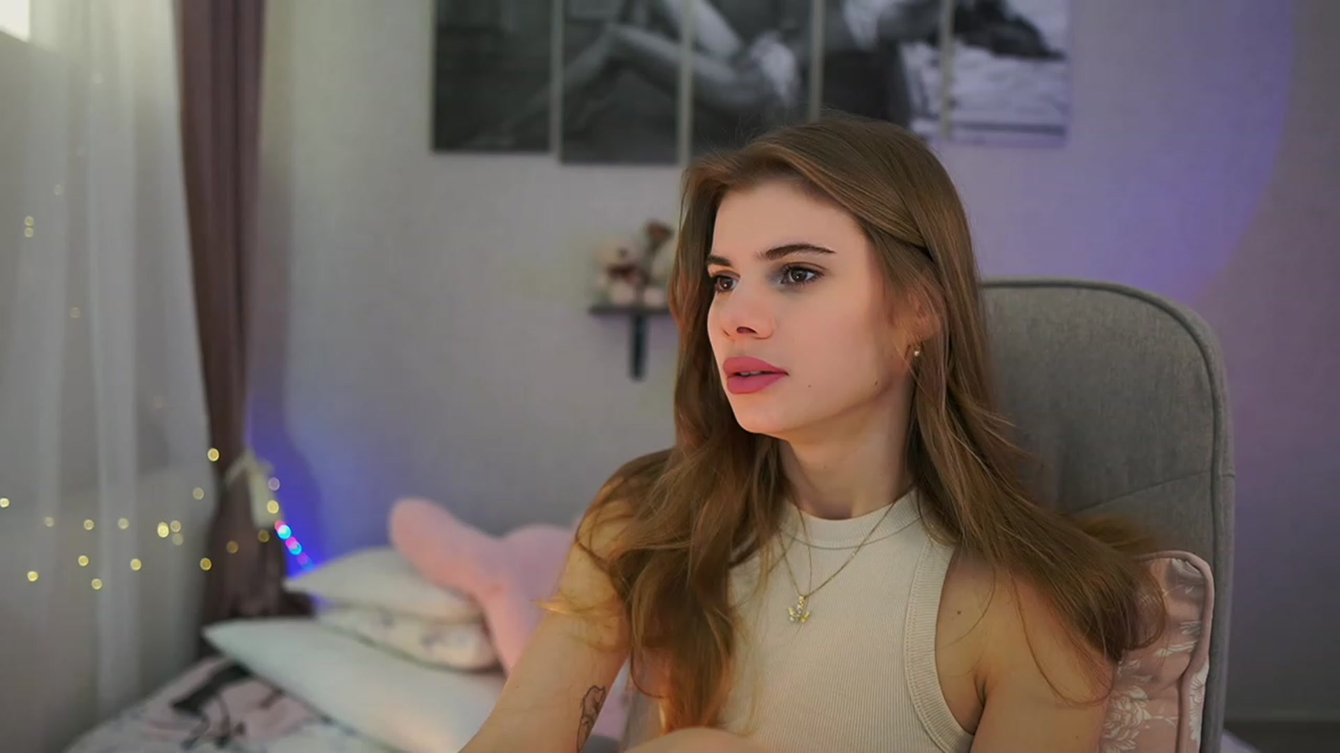 Gallery image thumbnail from RileyReid_18's myfreecams stream on, 02/27/2024, 14:51 image 19 of 20