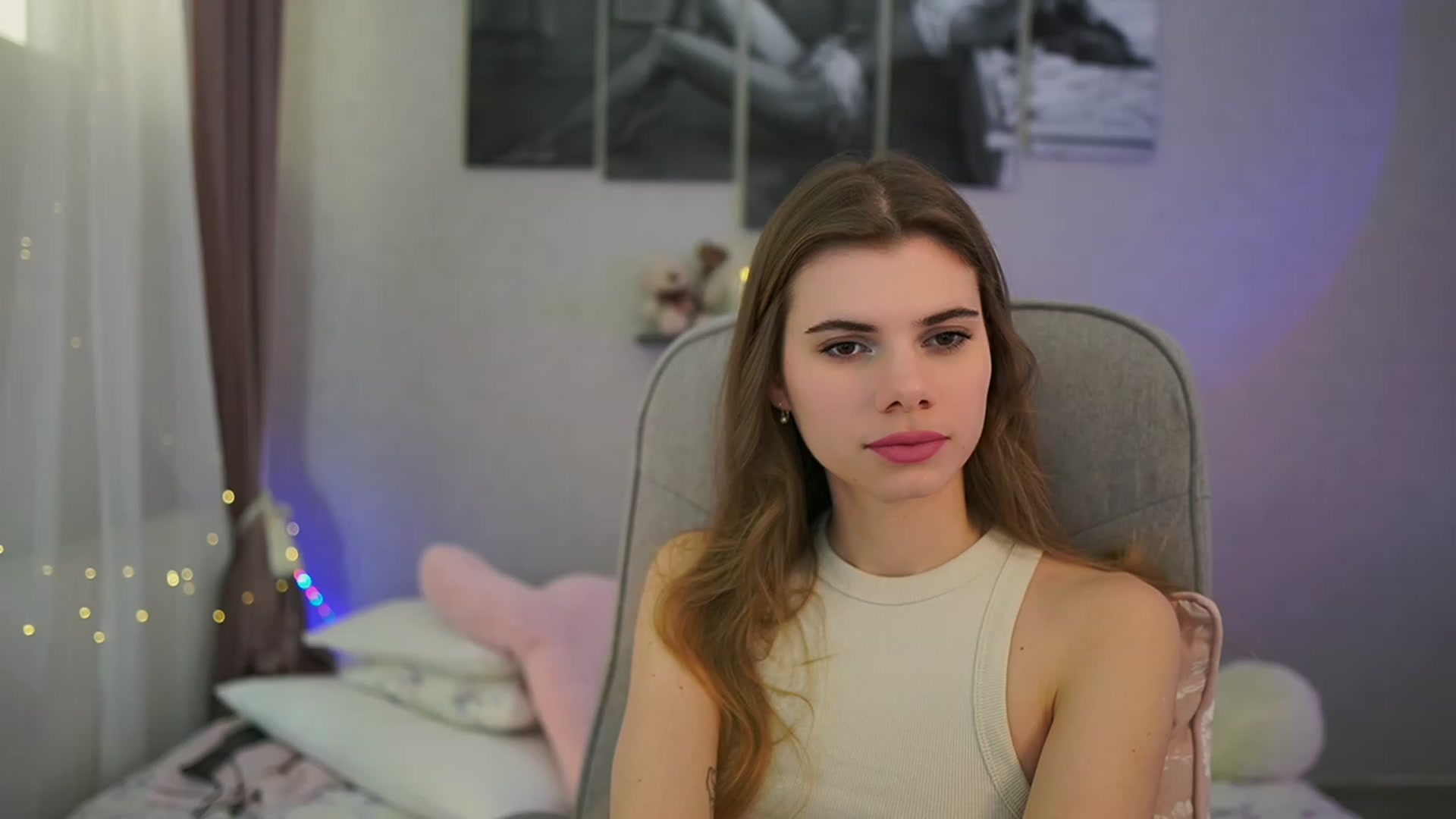 Gallery image thumbnail from RileyReid_18's myfreecams stream on, 02/27/2024, 15:36 image 6 of 20