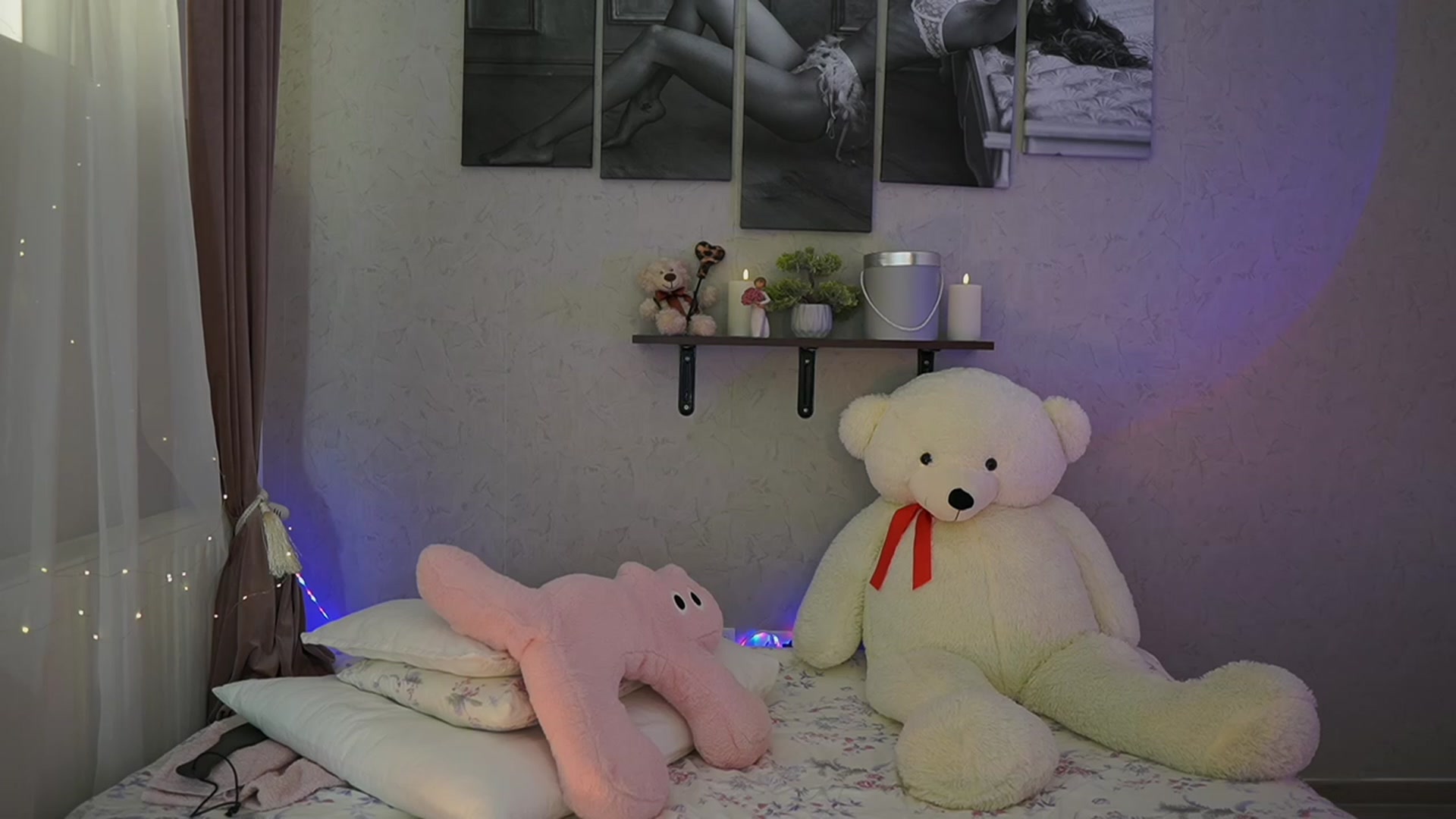 Gallery image thumbnail from RileyReid_18's myfreecams stream on, 02/27/2024, 15:36 image 17 of 20