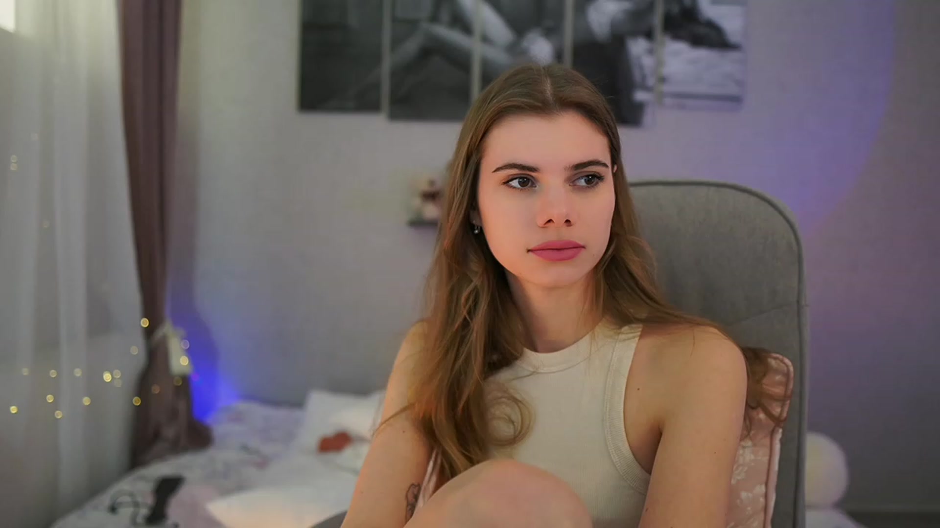 Gallery image thumbnail from RileyReid_18's myfreecams stream on, 02/27/2024, 17:12 image 19 of 20
