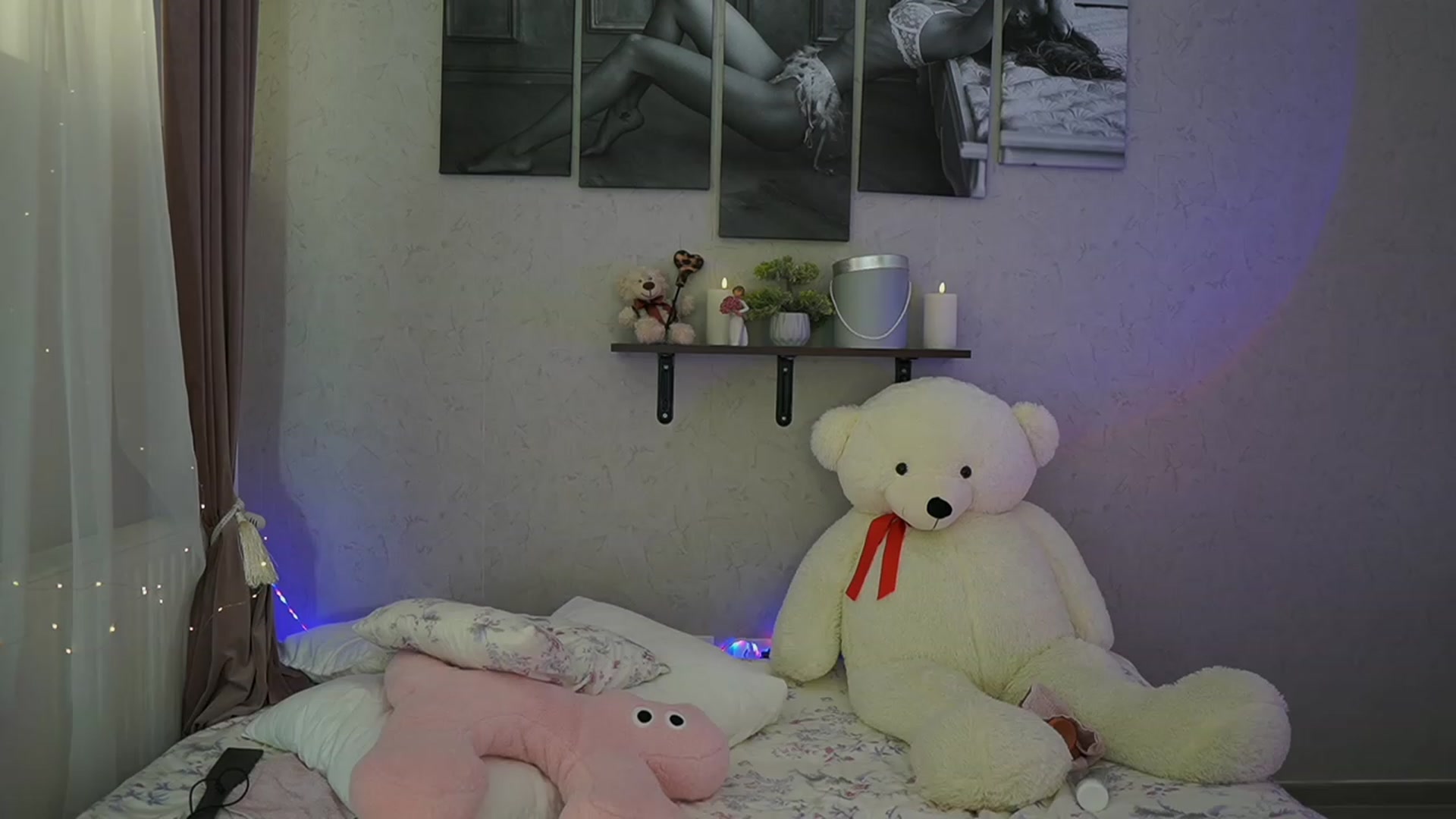 Gallery image thumbnail from RileyReid_18's myfreecams stream on, 02/27/2024, 18:53 image 4 of 20