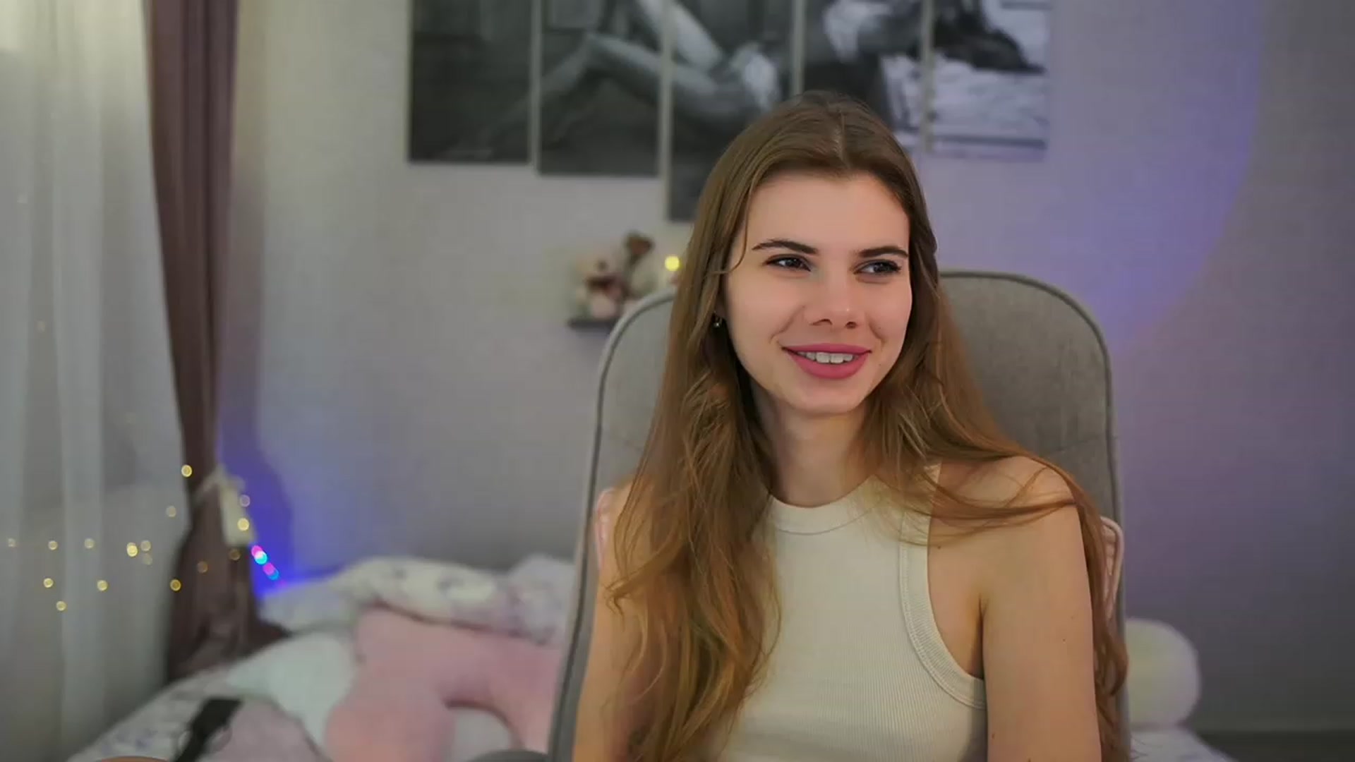 Gallery image thumbnail from RileyReid_18's myfreecams stream on, 02/27/2024, 18:53 image 20 of 20