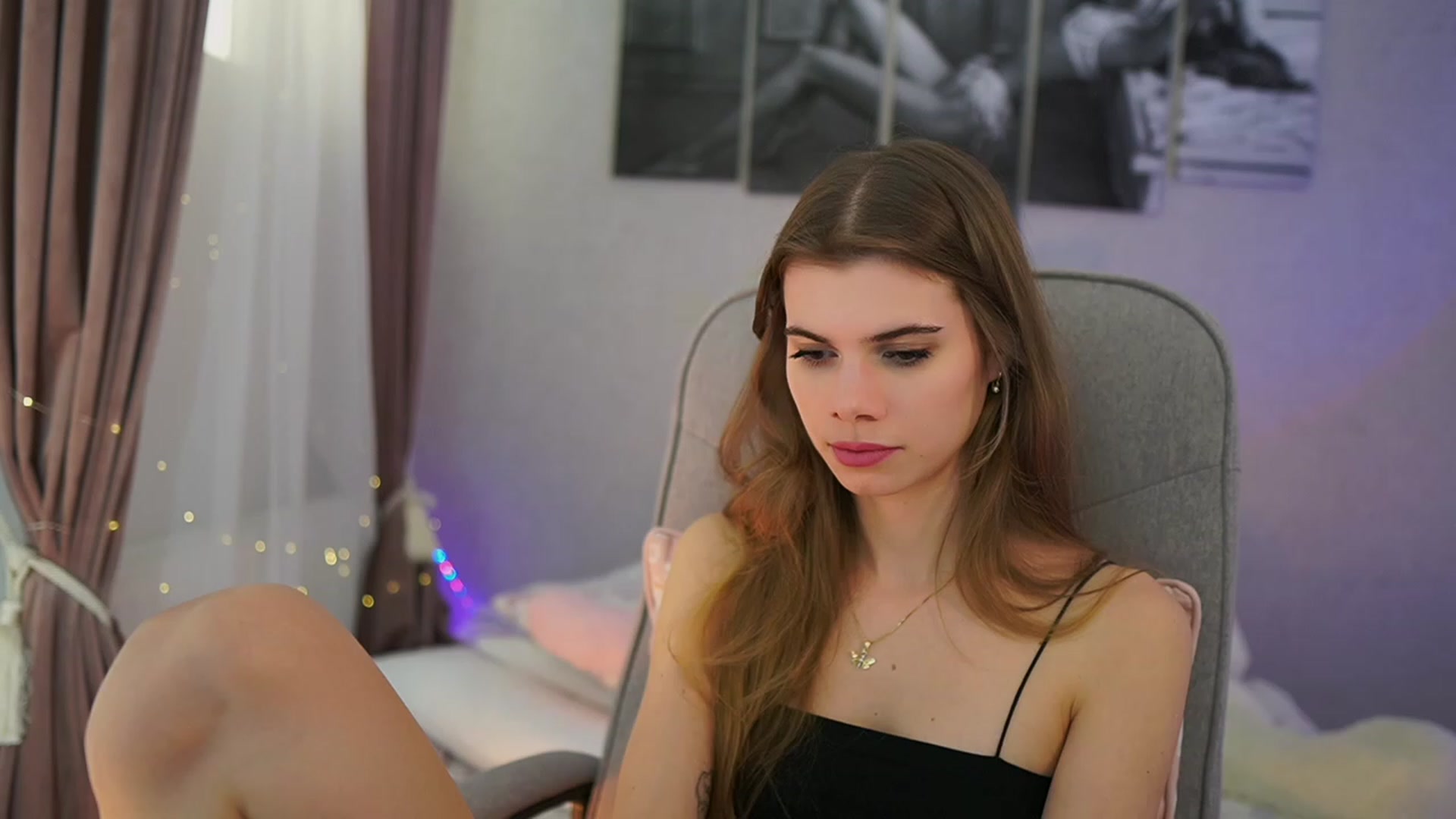 Gallery image thumbnail from RileyReid_18's myfreecams stream on, 02/28/2024, 18:57 image 16 of 20