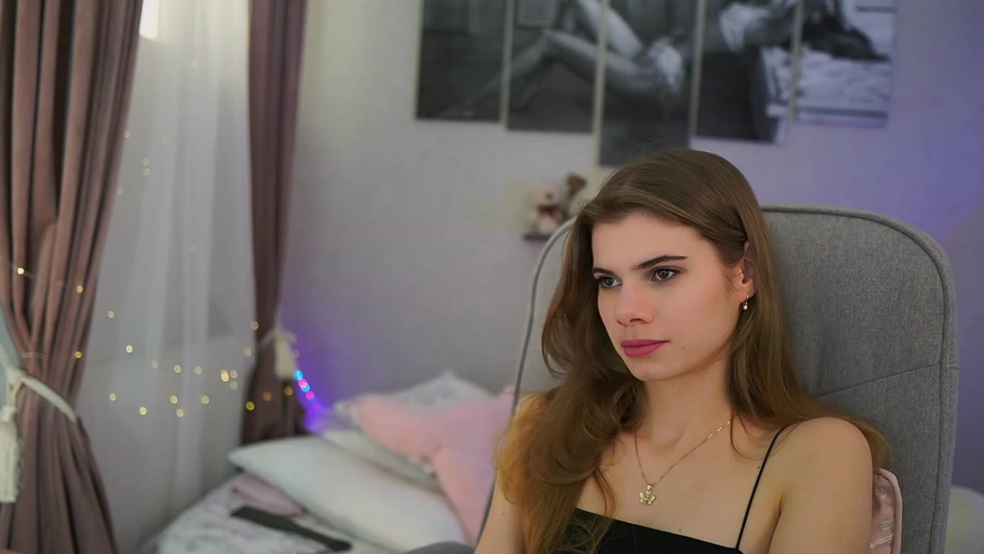Gallery image thumbnail from RileyReid_18's myfreecams stream on, 02/28/2024, 18:57 image 9 of 20