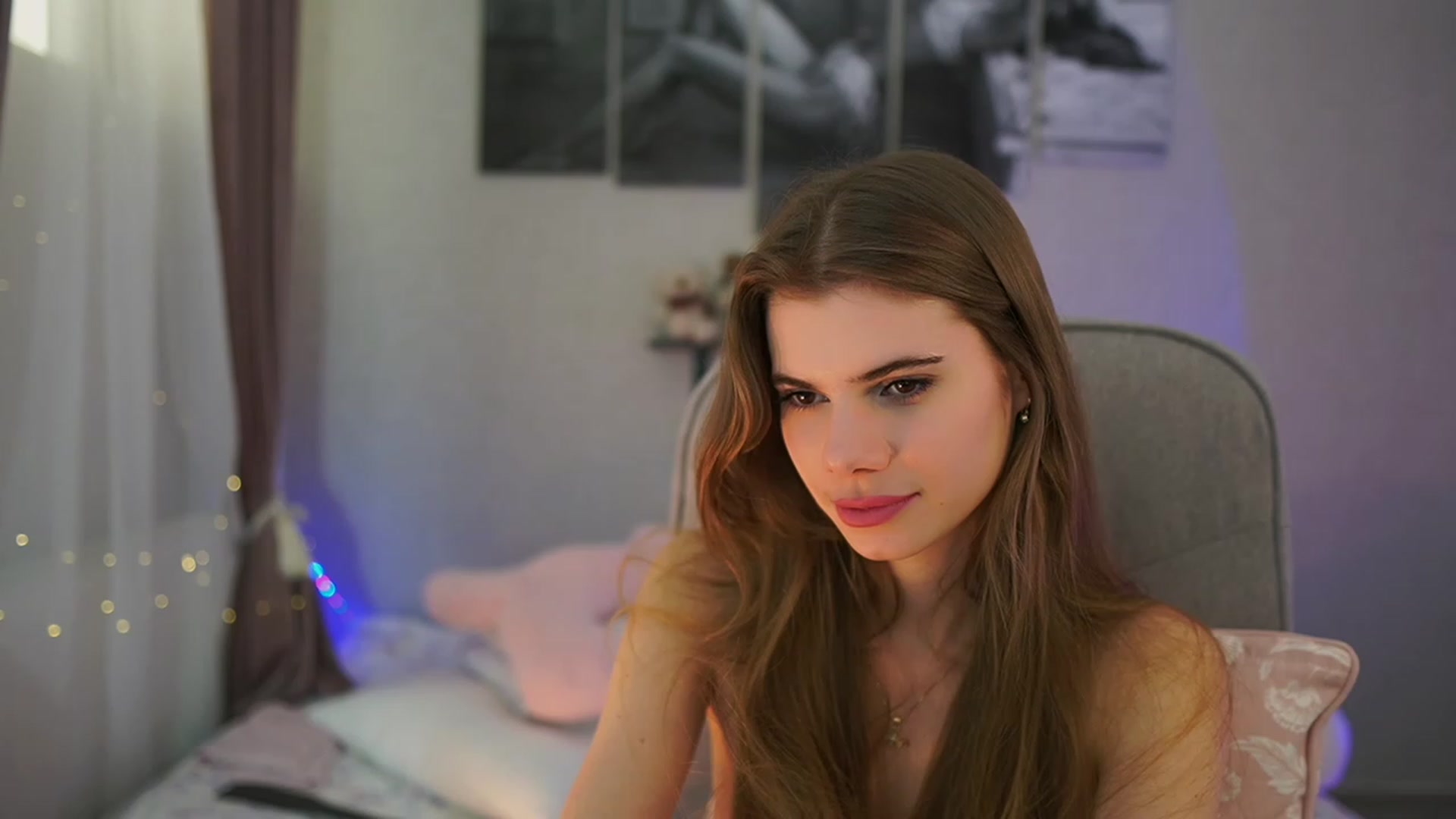 Gallery image thumbnail from RileyReid_18's myfreecams stream on, 03/02/2024, 17:56 image 16 of 20