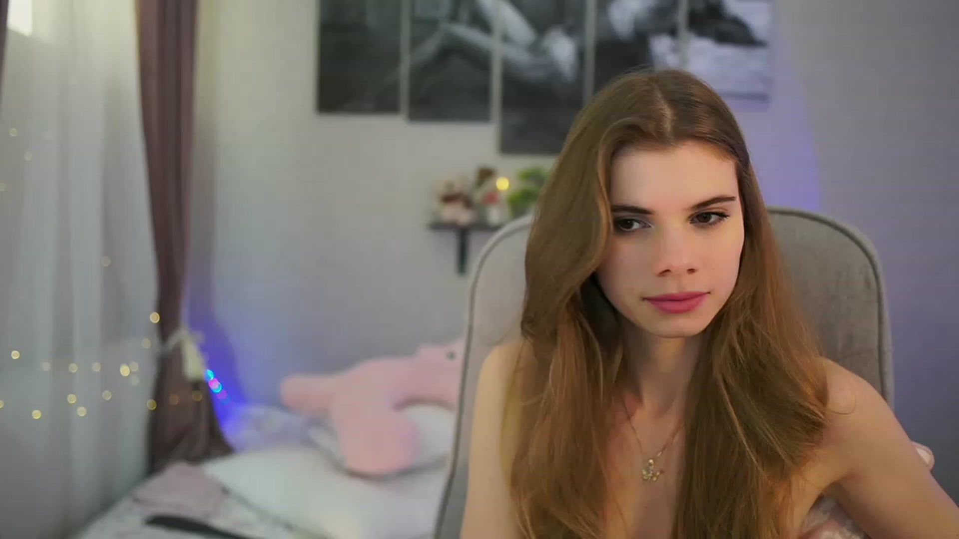 Gallery image thumbnail from RileyReid_18's myfreecams stream on, 03/02/2024, 17:56 image 8 of 20