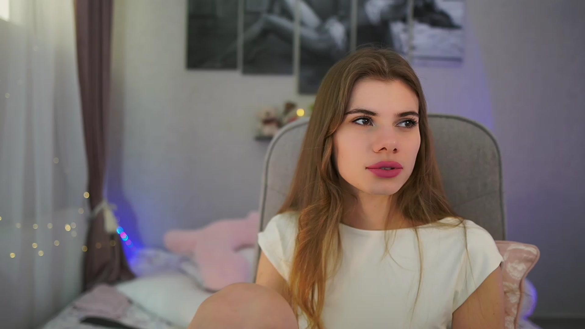 Gallery image thumbnail from RileyReid_18's myfreecams stream on, 03/02/2024, 19:01 image 9 of 20