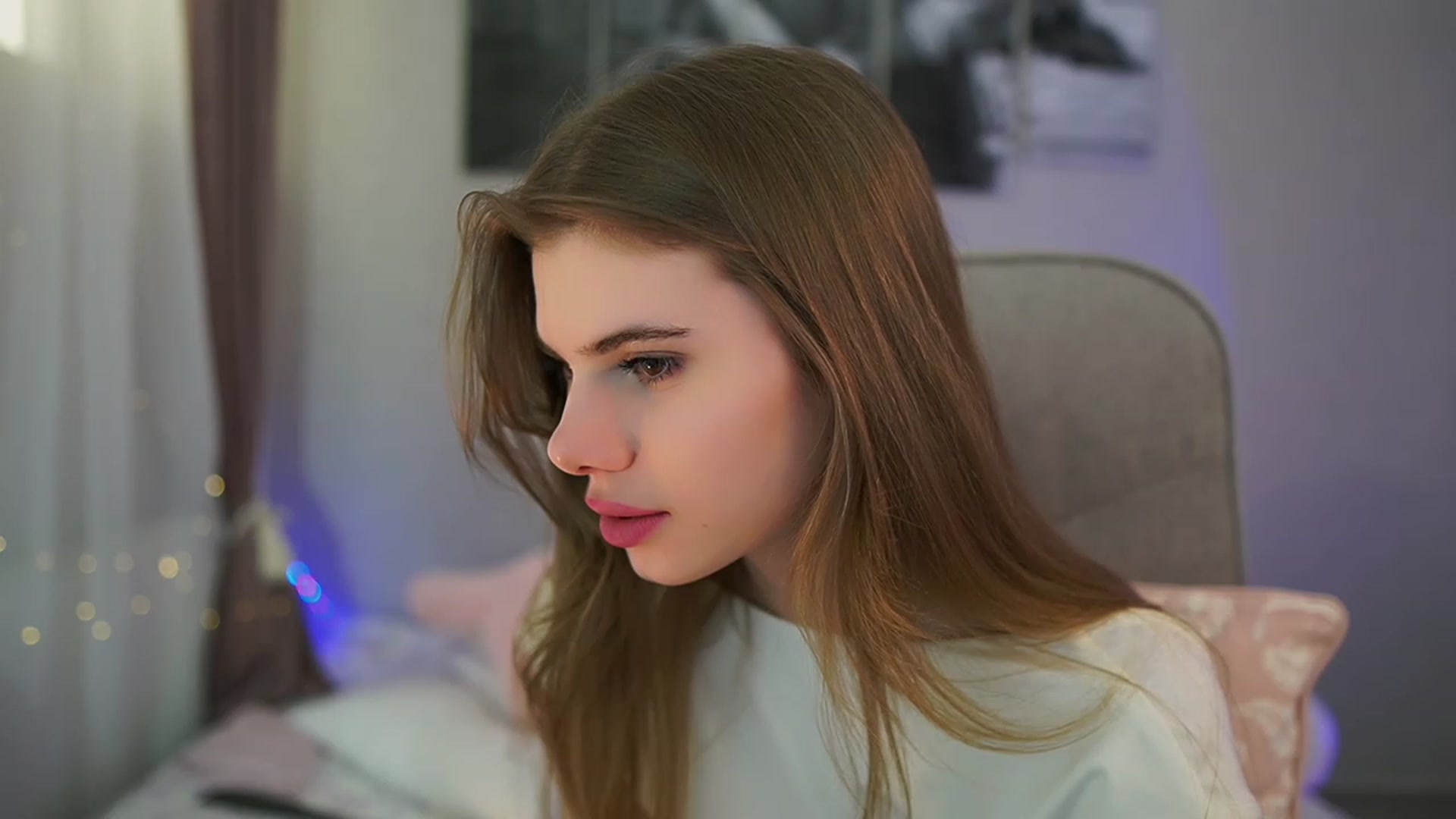Gallery image thumbnail from RileyReid_18's myfreecams stream on, 03/02/2024, 19:01 image 6 of 20