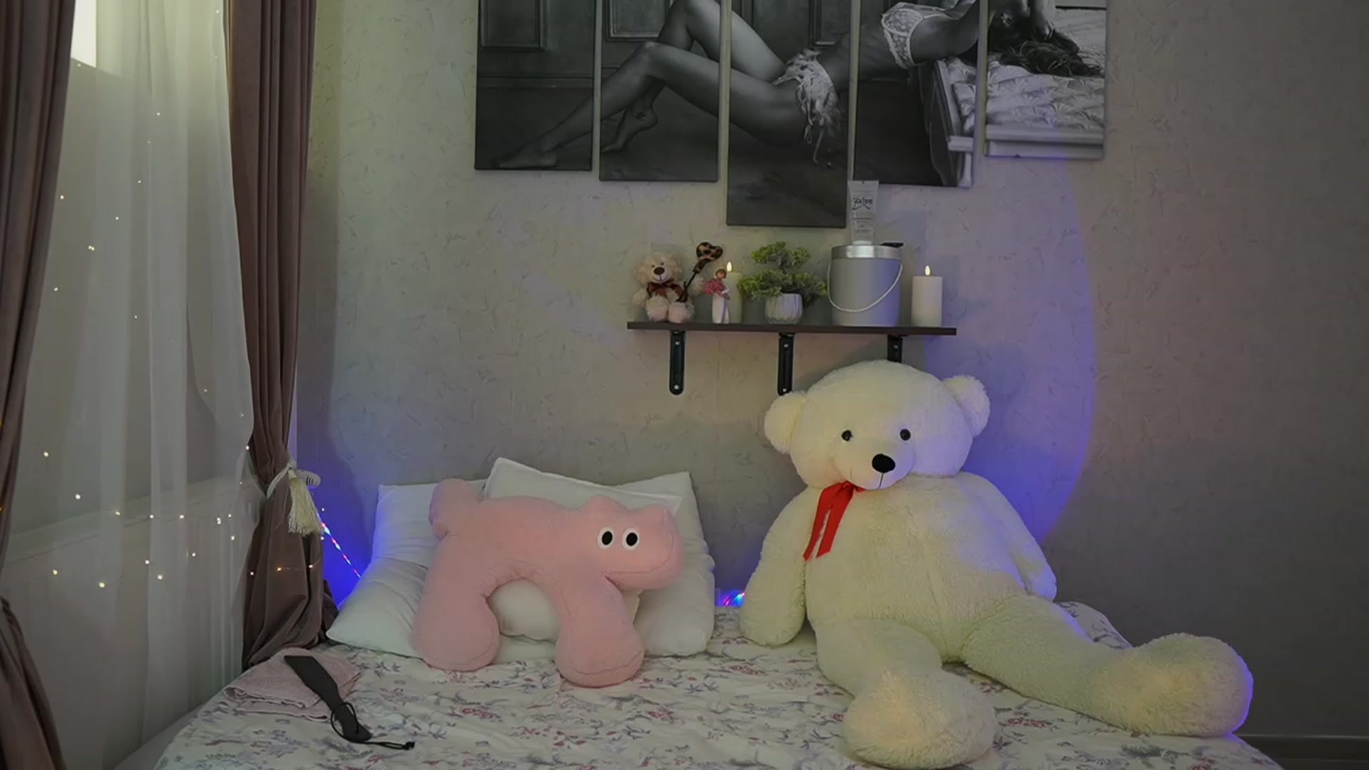 Gallery image thumbnail from RileyReid_18's myfreecams stream on, 03/03/2024, 20:24 image 2 of 20