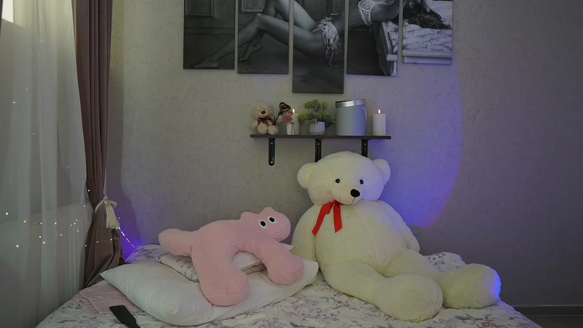 Gallery image thumbnail from RileyReid_18's myfreecams stream on, 03/07/2024, 17:45 image 9 of 20