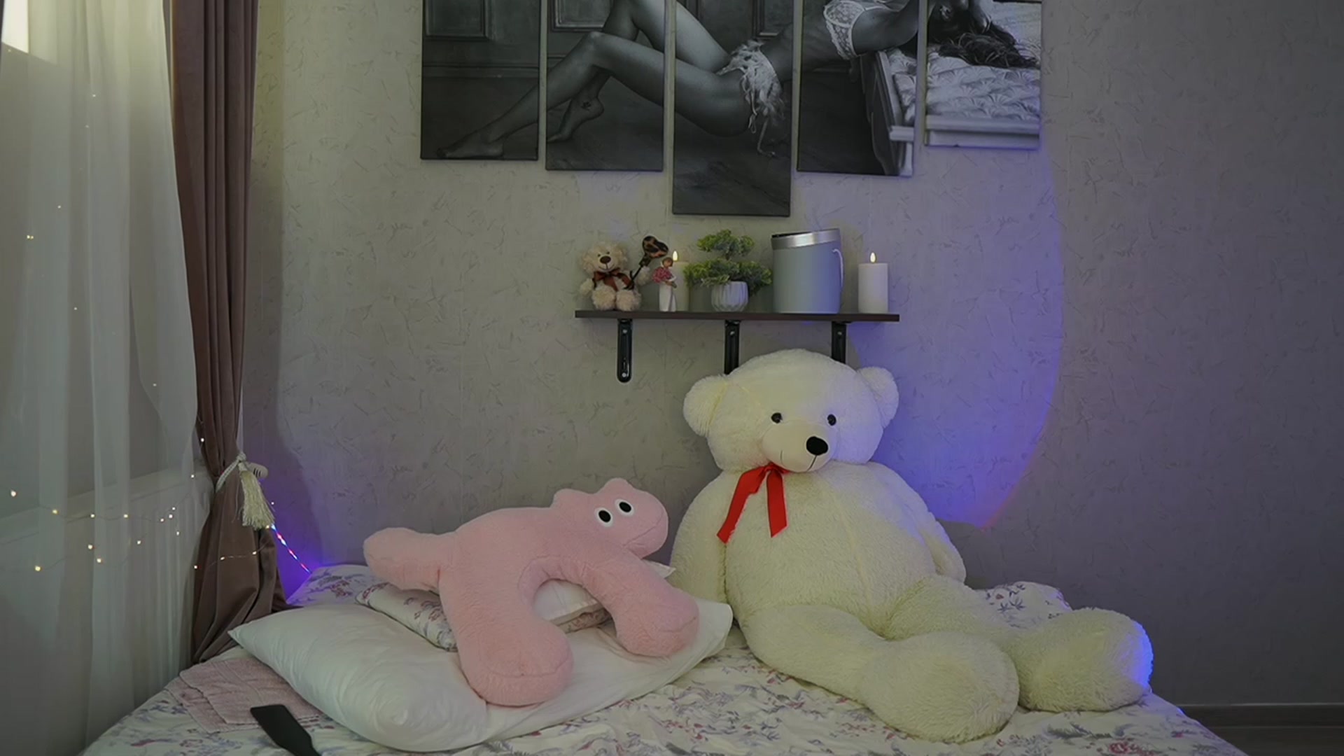 Gallery image thumbnail from RileyReid_18's myfreecams stream on, 03/07/2024, 17:45 image 12 of 20
