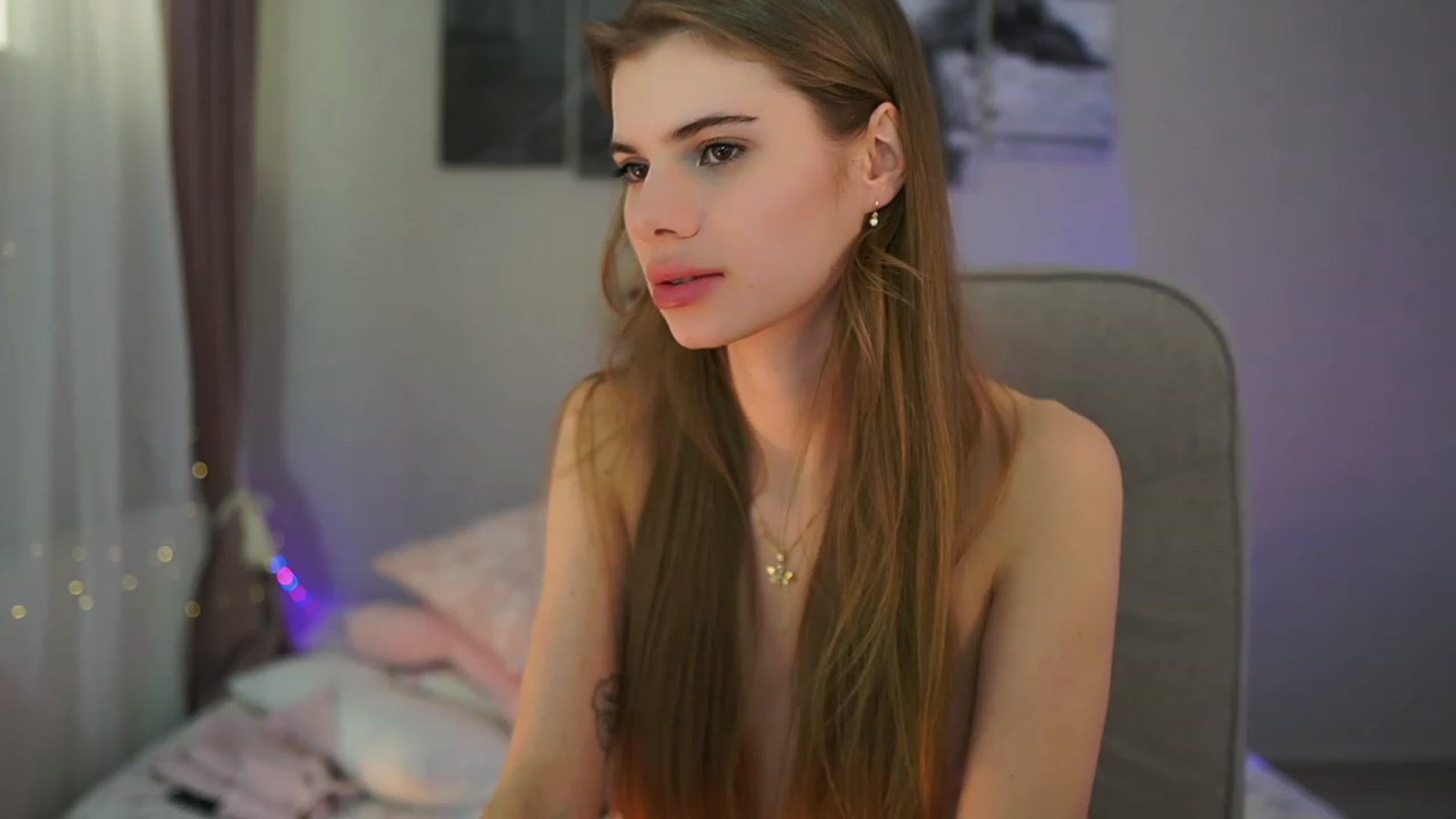 Gallery image thumbnail from RileyReid_18's myfreecams stream on, 03/07/2024, 19:01 image 20 of 20