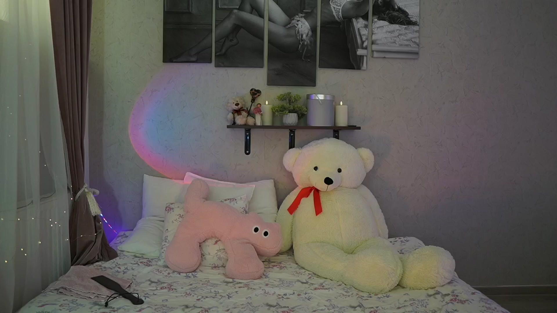 Gallery image thumbnail from RileyReid_18's myfreecams stream on, 03/09/2024, 14:28 image 9 of 20