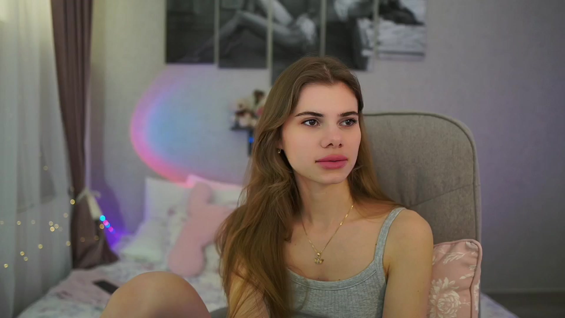 Gallery image thumbnail from RileyReid_18's myfreecams stream on, 03/09/2024, 14:28 image 10 of 20
