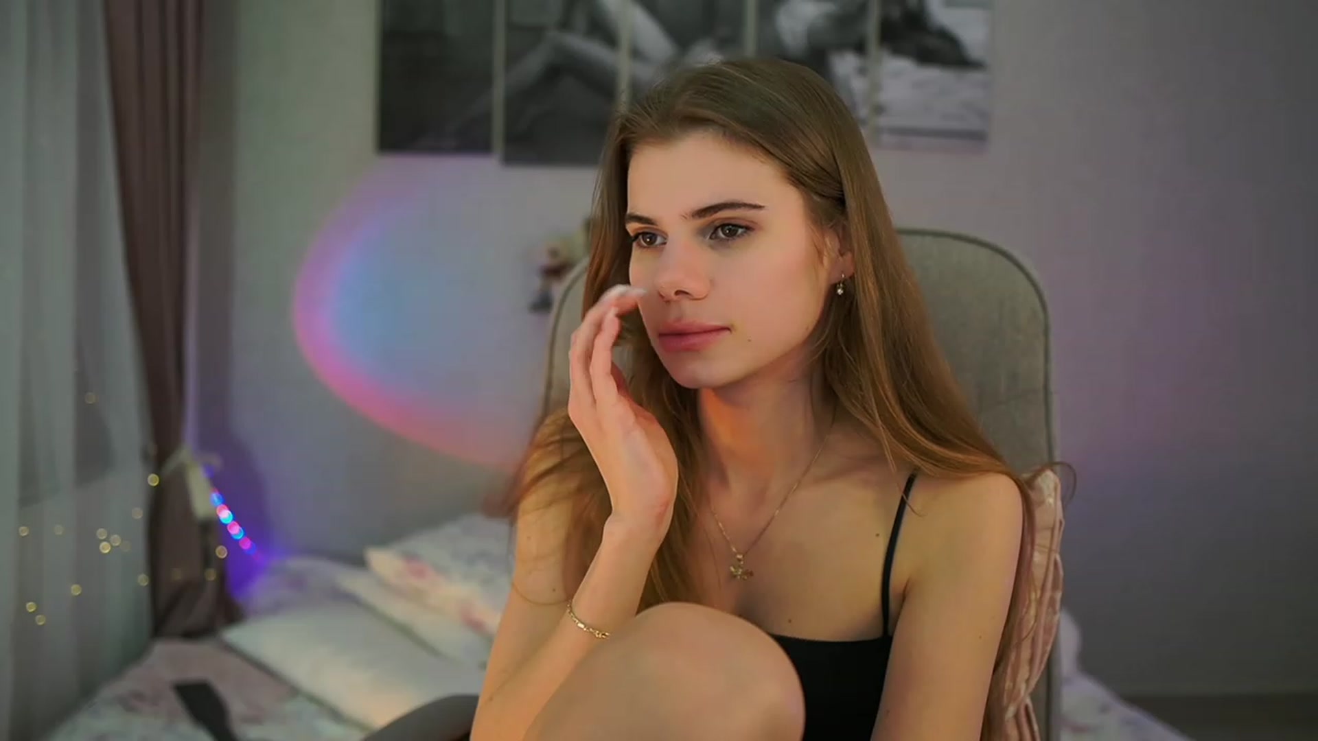 Gallery image thumbnail from RileyReid_18's myfreecams stream on, 03/09/2024, 18:08 image 10 of 20