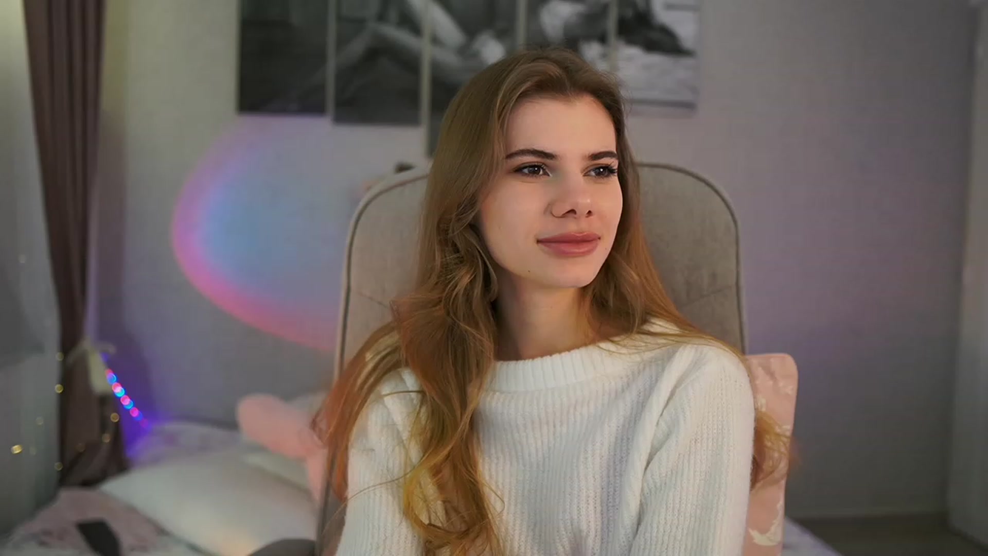 Gallery image thumbnail from RileyReid_18's myfreecams stream on, 03/10/2024, 15:24 image 20 of 20