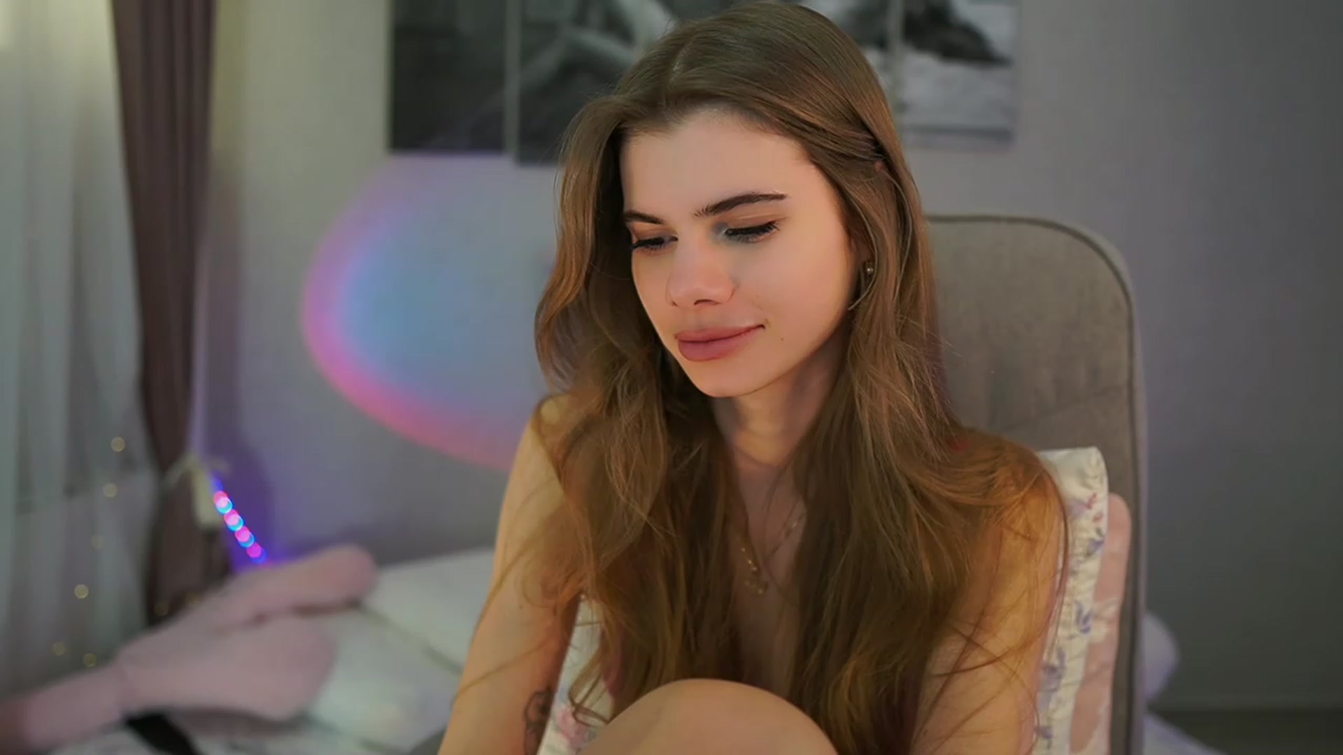 Gallery image thumbnail from RileyReid_18's myfreecams stream on, 03/10/2024, 18:37 image 7 of 20