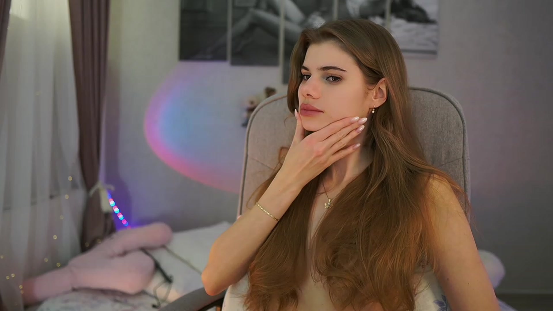 Gallery image thumbnail from RileyReid_18's myfreecams stream on, 03/10/2024, 18:37 image 19 of 20