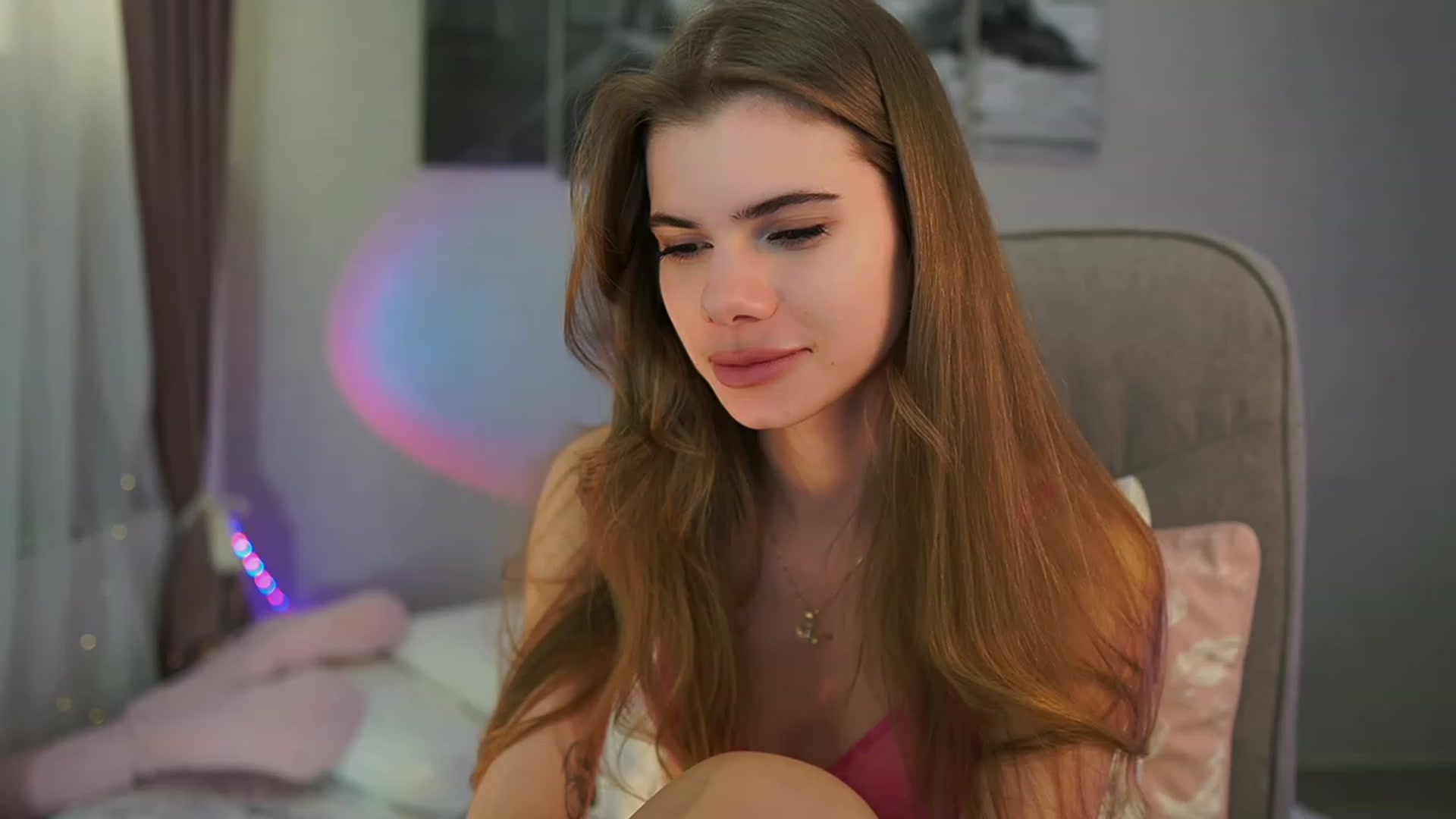 Gallery image thumbnail from RileyReid_18's myfreecams stream on, 03/10/2024, 18:37 image 11 of 20