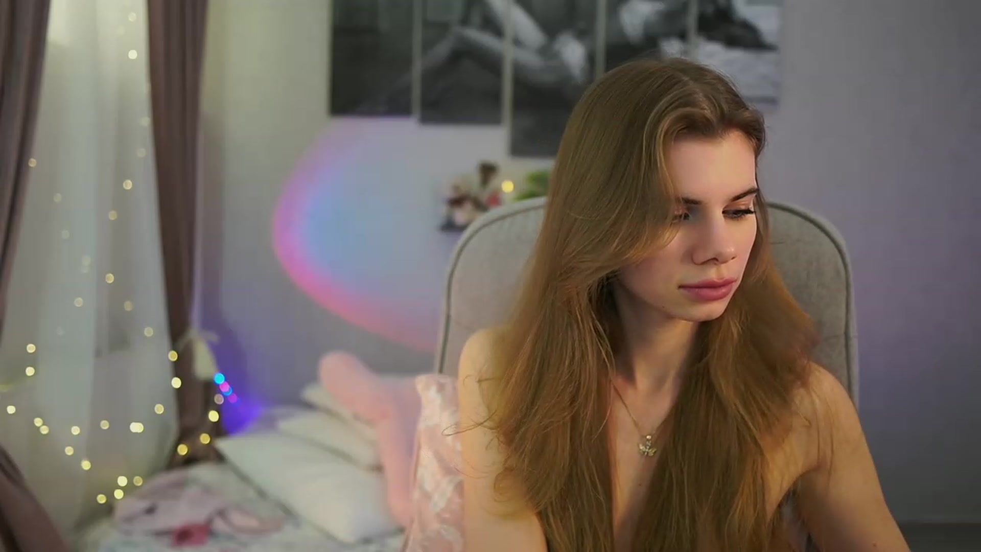 Gallery image thumbnail from RileyReid_18's myfreecams stream on, 03/11/2024, 21:59 image 17 of 20
