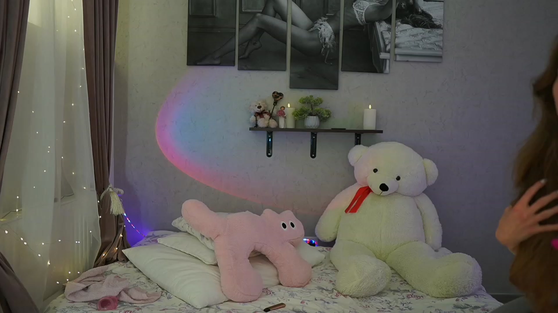 Gallery image thumbnail from RileyReid_18's myfreecams stream on, 03/11/2024, 21:59 image 15 of 20