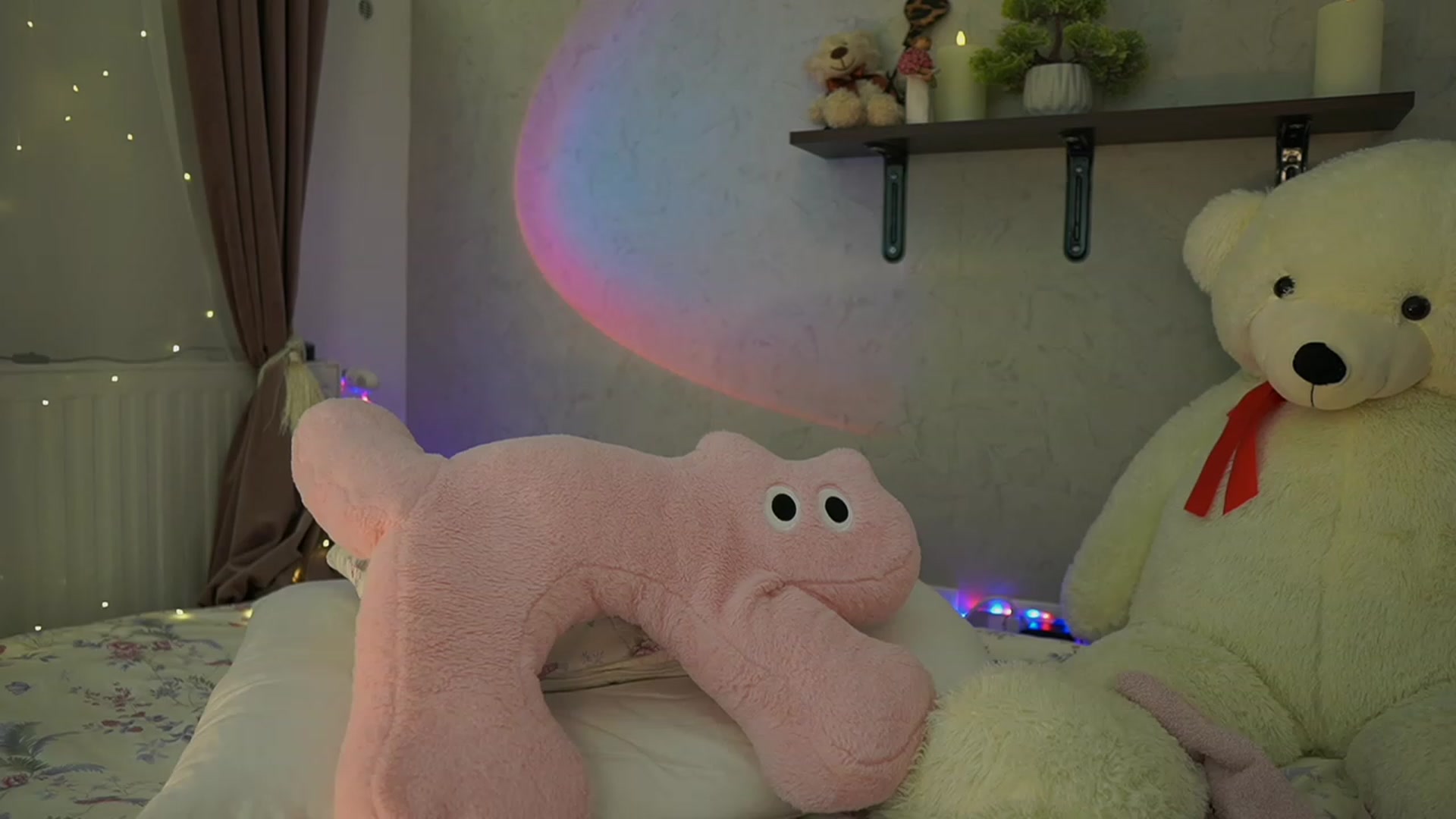 Gallery image thumbnail from RileyReid_18's myfreecams stream on, 03/14/2024, 16:54 image 6 of 20