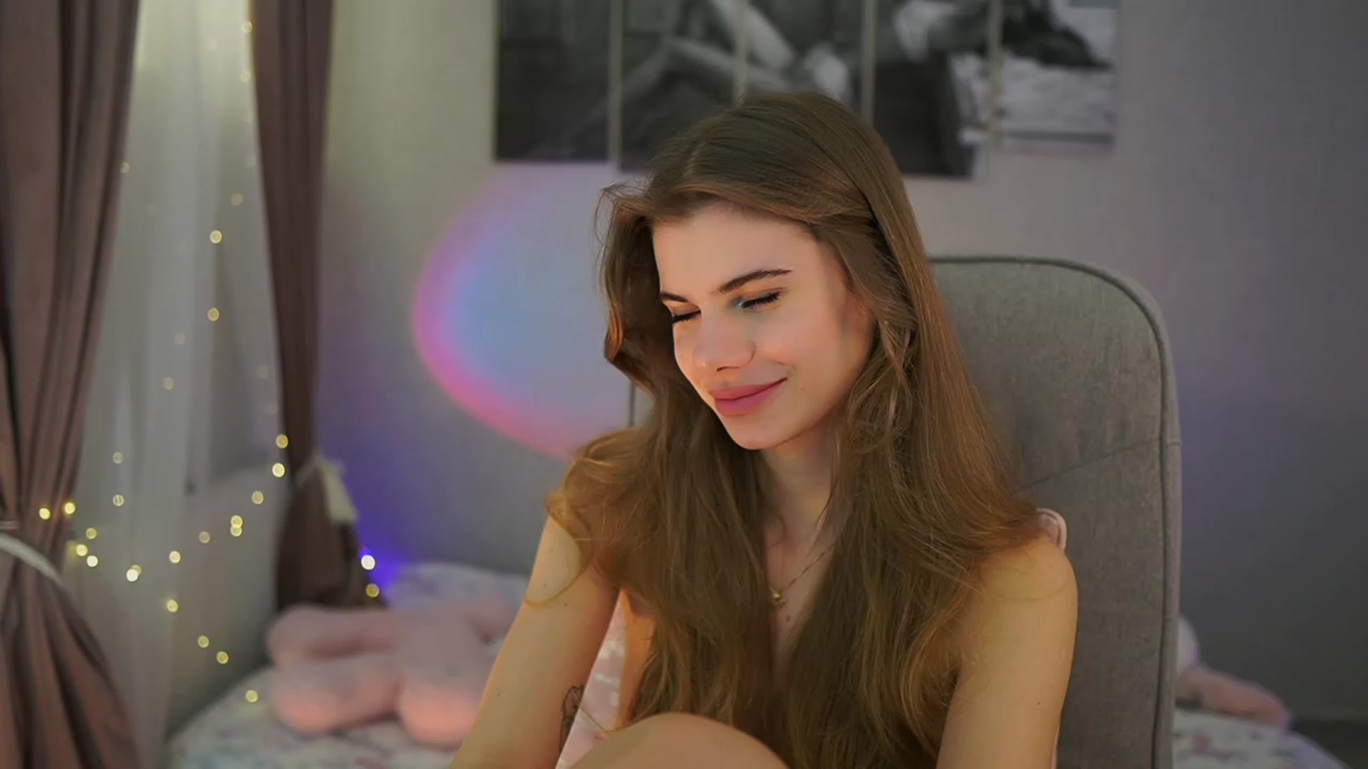 Gallery image thumbnail from RileyReid_18's myfreecams stream on, 03/14/2024, 16:54 image 15 of 20