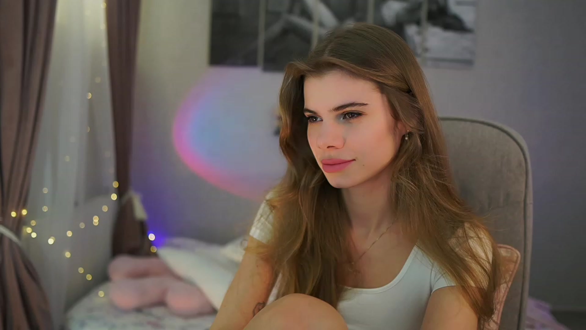 Gallery image thumbnail from RileyReid_18's myfreecams stream on, 03/14/2024, 18:12 image 6 of 20