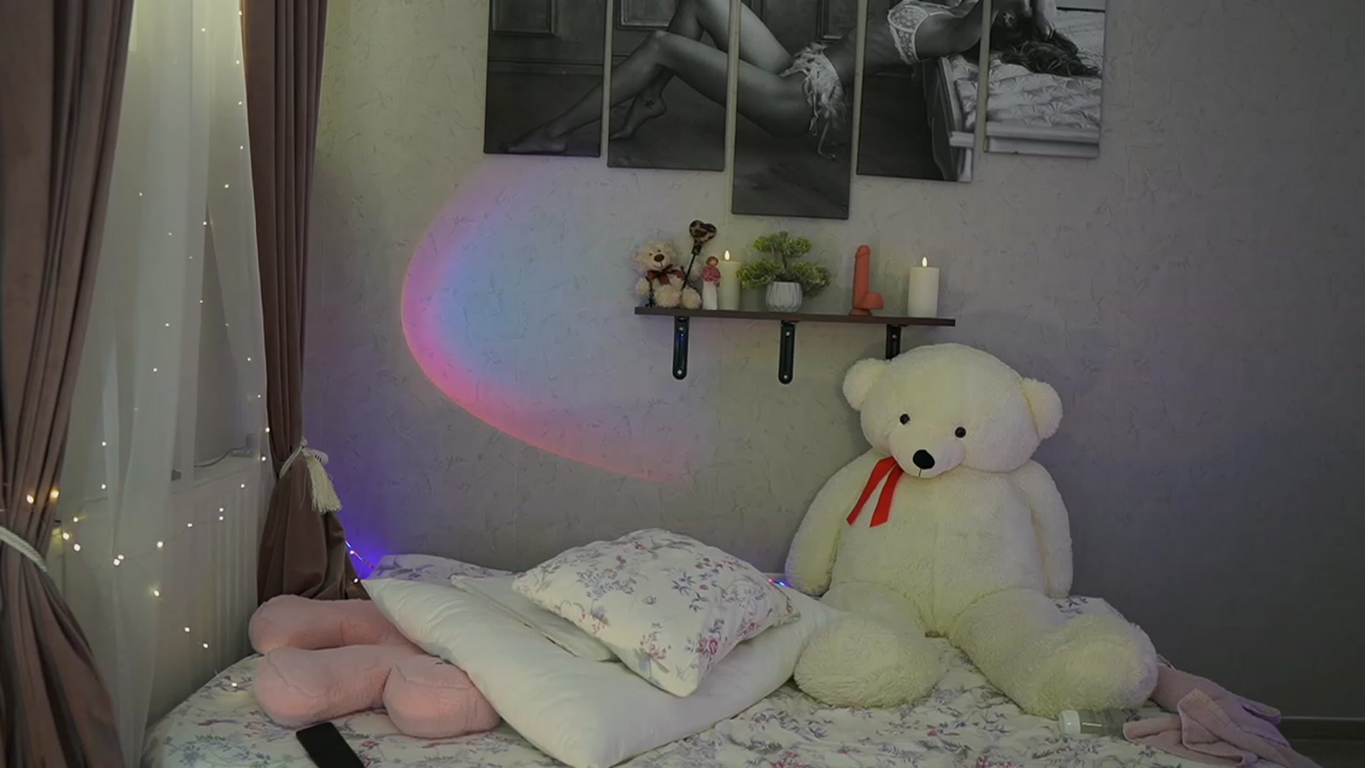 Gallery image thumbnail from RileyReid_18's myfreecams stream on, 03/14/2024, 18:12 image 14 of 20
