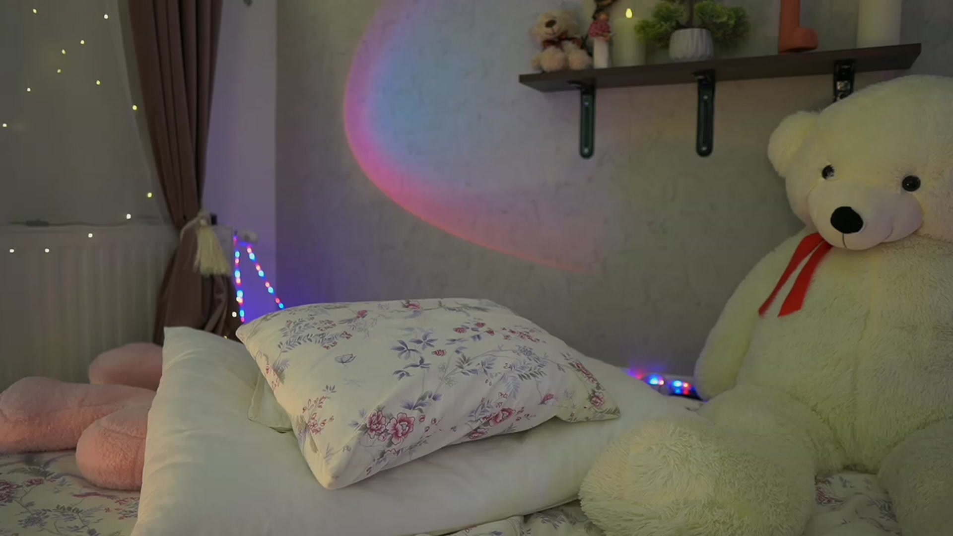 Gallery image thumbnail from RileyReid_18's myfreecams stream on, 03/14/2024, 18:12 image 4 of 20