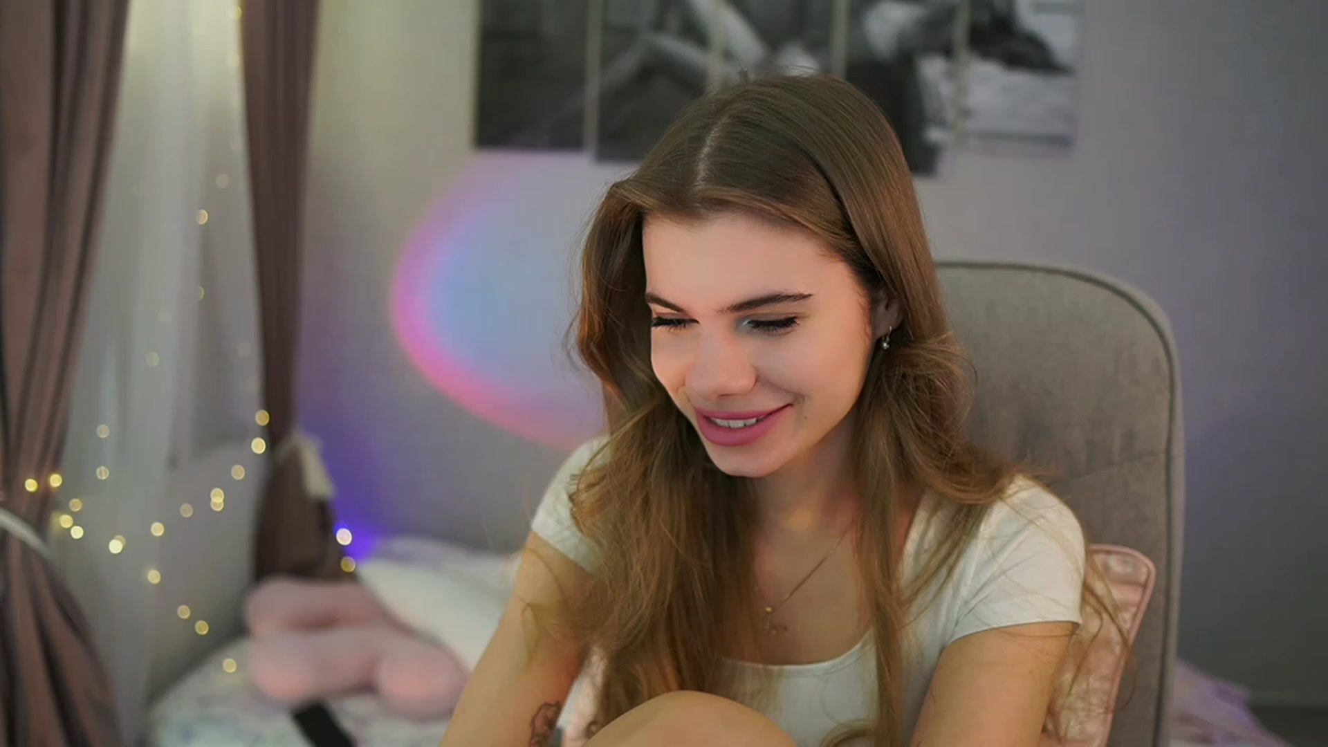 Gallery image thumbnail from RileyReid_18's myfreecams stream on, 03/14/2024, 18:12 image 8 of 20