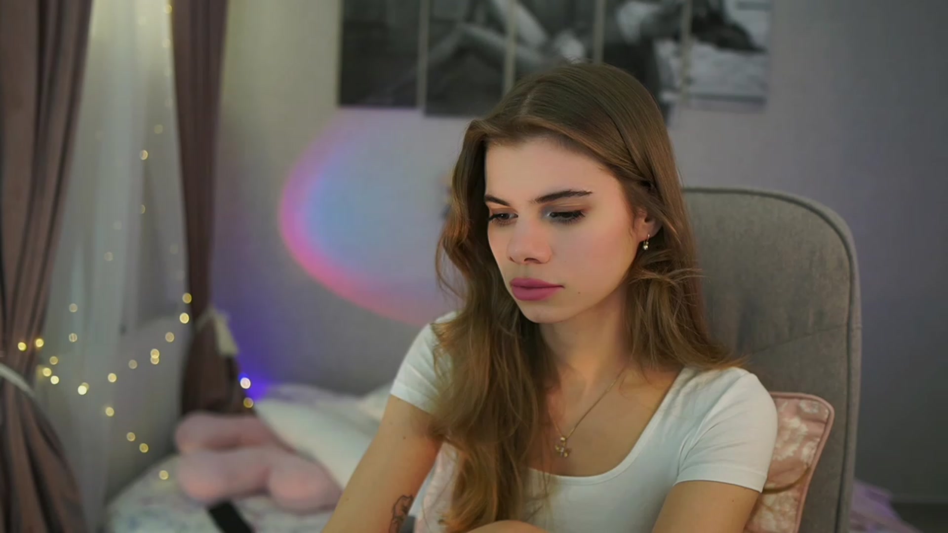 Gallery image thumbnail from RileyReid_18's myfreecams stream on, 03/14/2024, 18:12 image 13 of 20