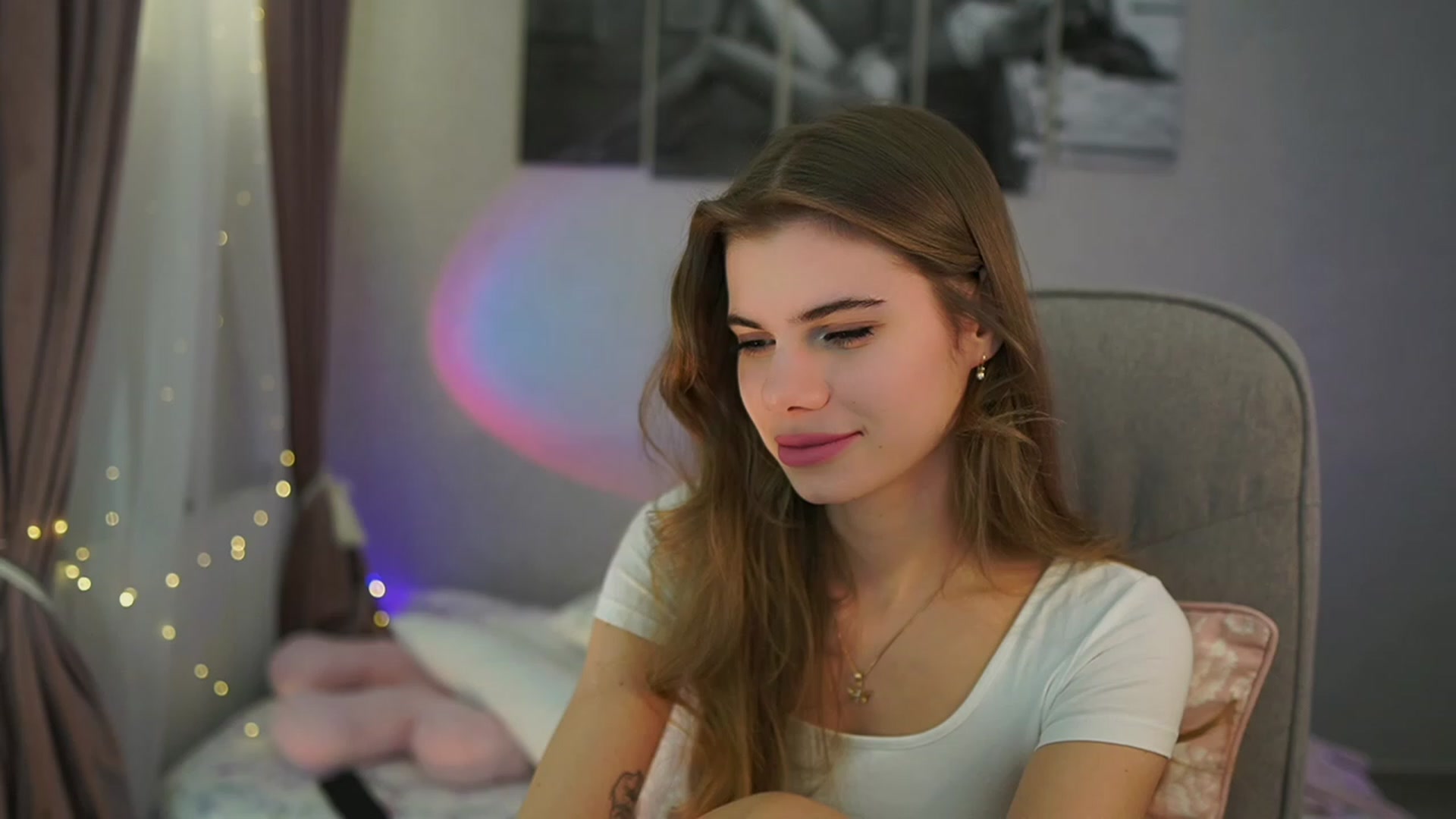 Gallery image thumbnail from RileyReid_18's myfreecams stream on, 03/14/2024, 18:12 image 12 of 20