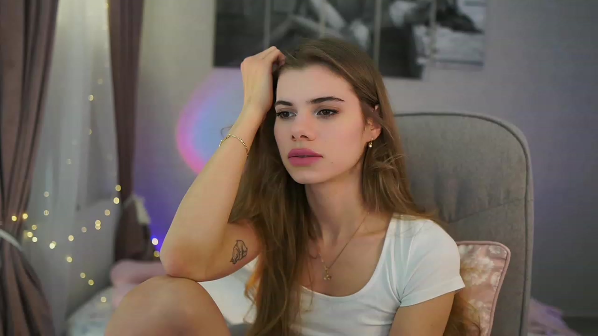 Gallery image thumbnail from RileyReid_18's myfreecams stream on, 03/14/2024, 18:12 image 11 of 20