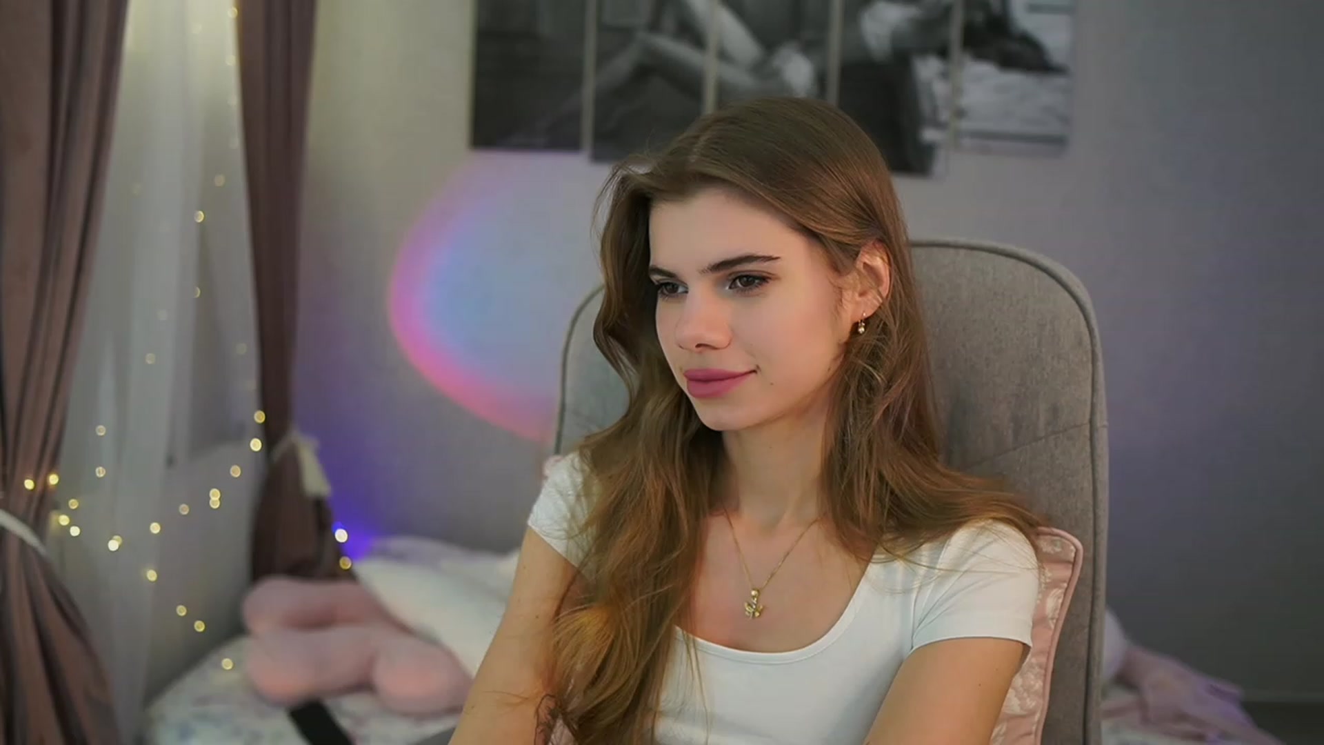 Gallery image thumbnail from RileyReid_18's myfreecams stream on, 03/14/2024, 18:43 image 4 of 20