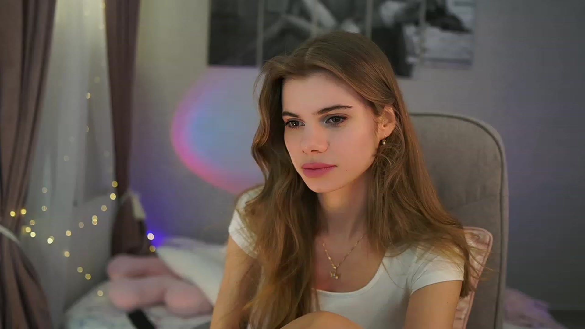 Gallery image thumbnail from RileyReid_18's myfreecams stream on, 03/14/2024, 18:43 image 6 of 20
