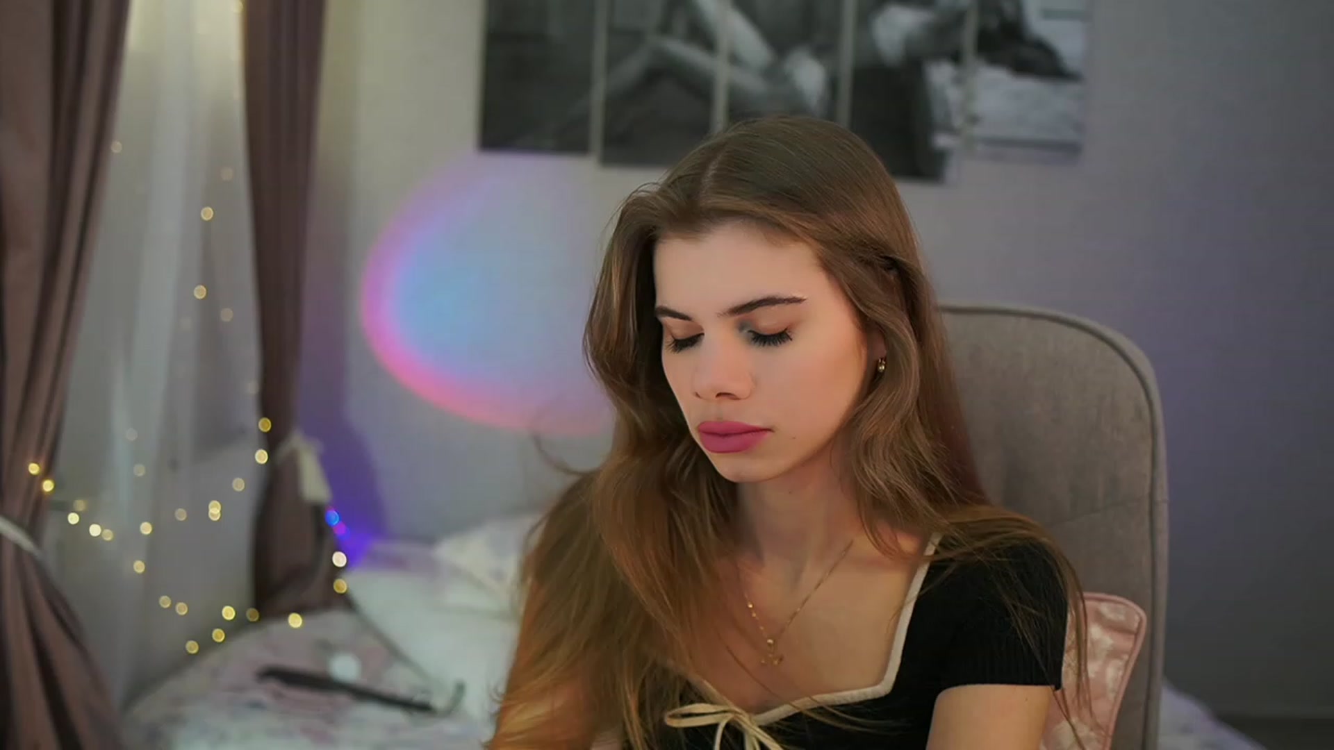 Gallery image thumbnail from RileyReid_18's myfreecams stream on, 03/16/2024, 16:06 image 5 of 20