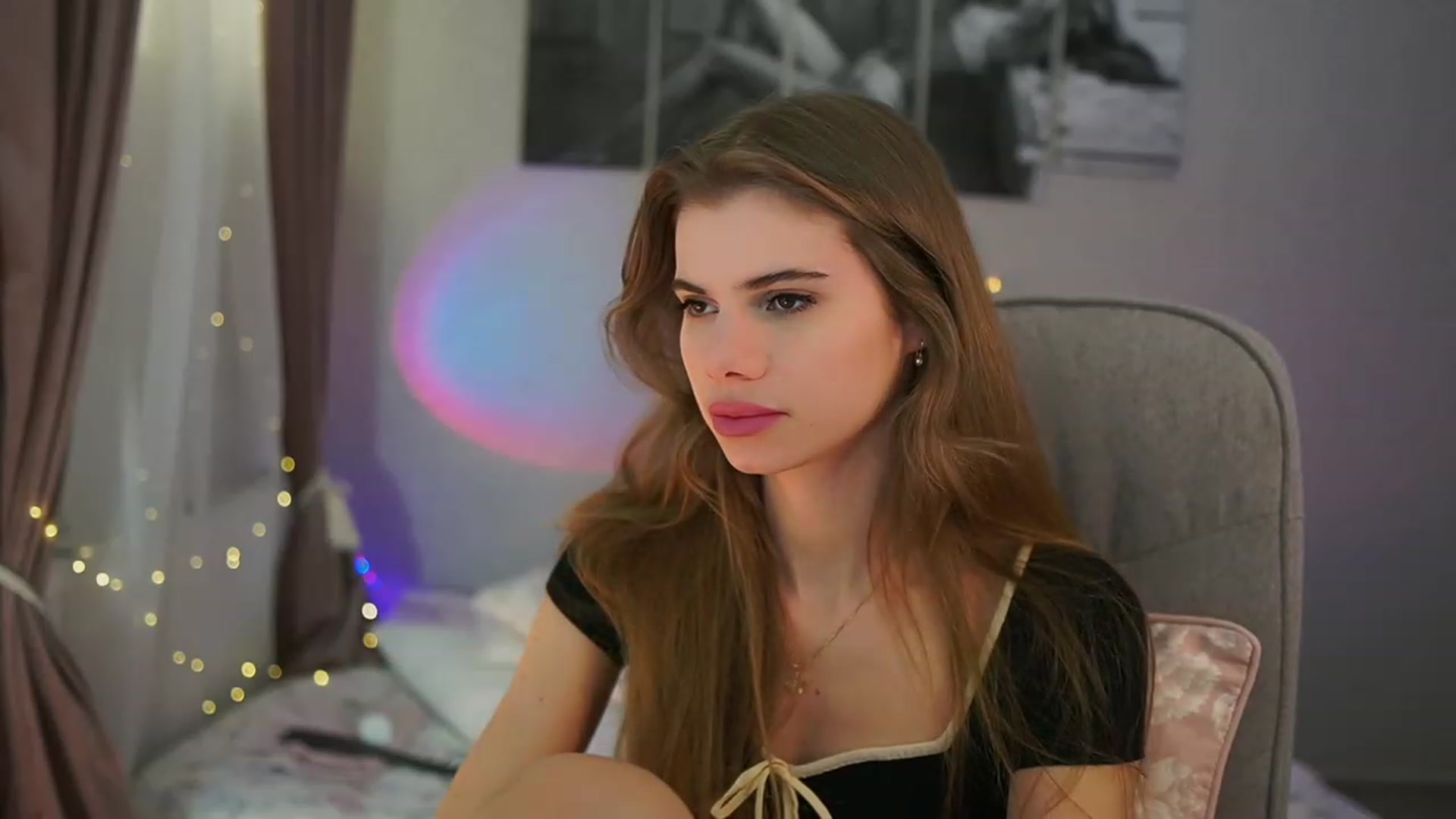 Gallery image thumbnail from RileyReid_18's myfreecams stream on, 03/16/2024, 16:06 image 6 of 20