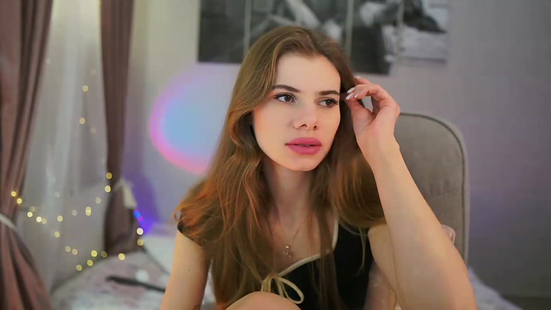 Gallery image thumbnail from RileyReid_18's myfreecams stream on, 03/16/2024, 16:06 image 8 of 20
