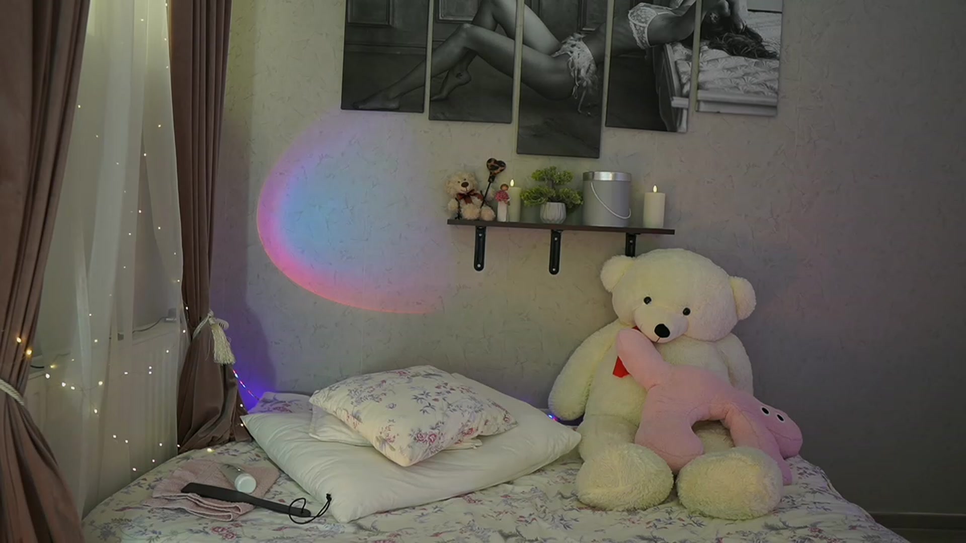 Gallery image thumbnail from RileyReid_18's myfreecams stream on, 03/16/2024, 16:06 image 14 of 20